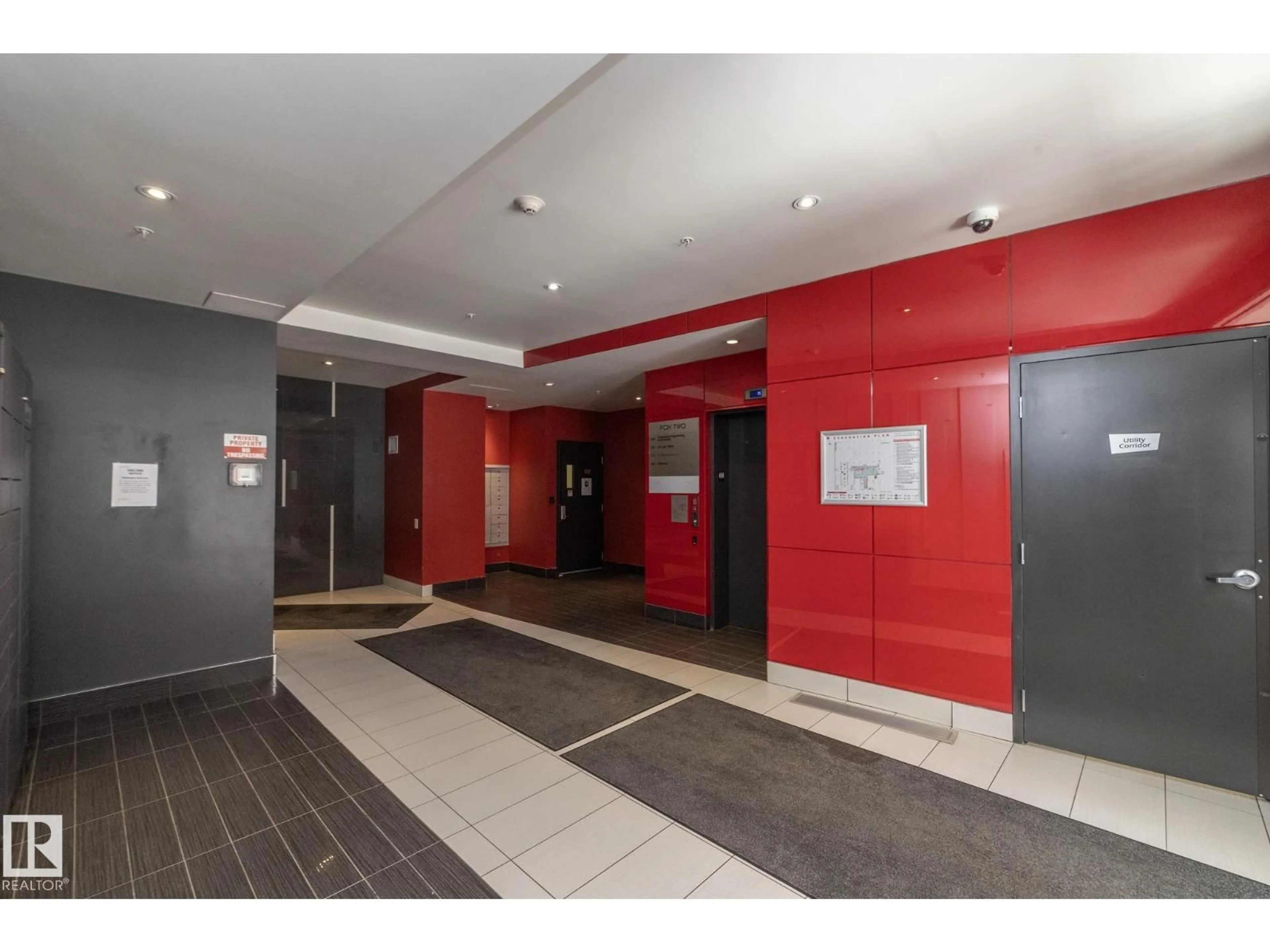 Indoor foyer for 2402 10410 102 AV NW, Edmonton Alberta T5J0E9