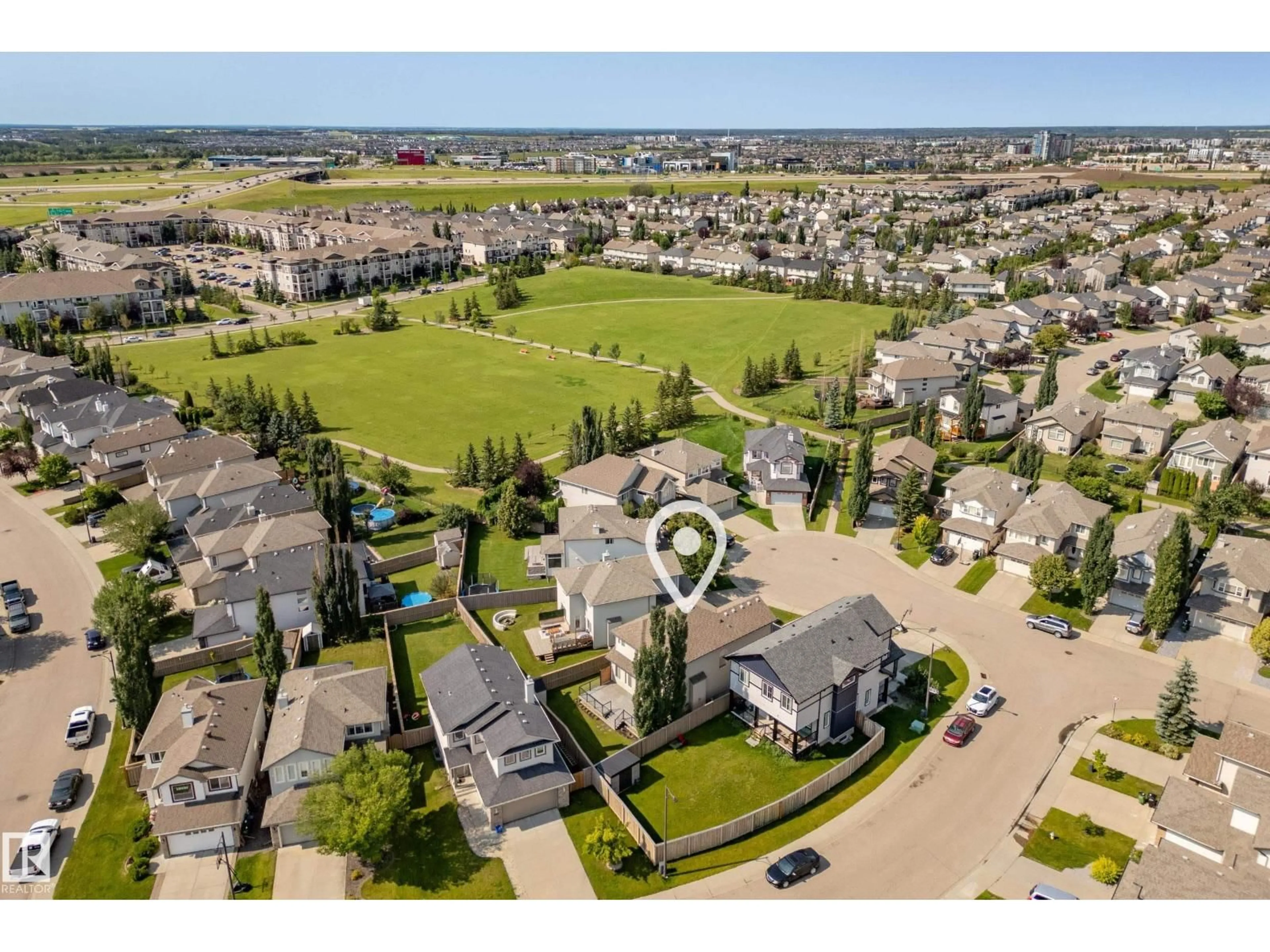 A pic from outside/outdoor area/front of a property/back of a property/a pic from drone, street for 8385 SHASKE CR, Edmonton Alberta T6R0B4