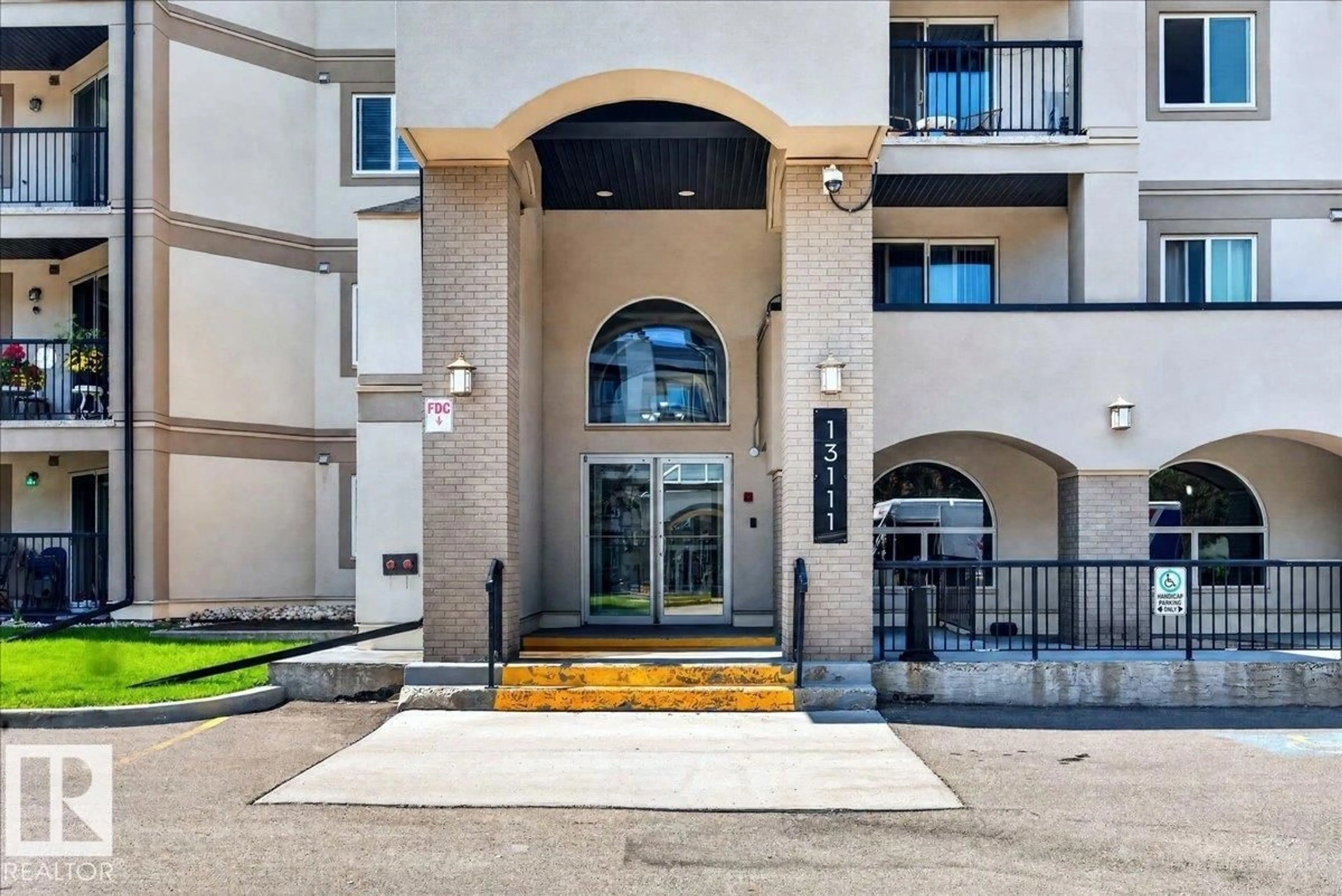 Indoor foyer for #306 - 13111 140 AV, Edmonton Alberta T6V0B1