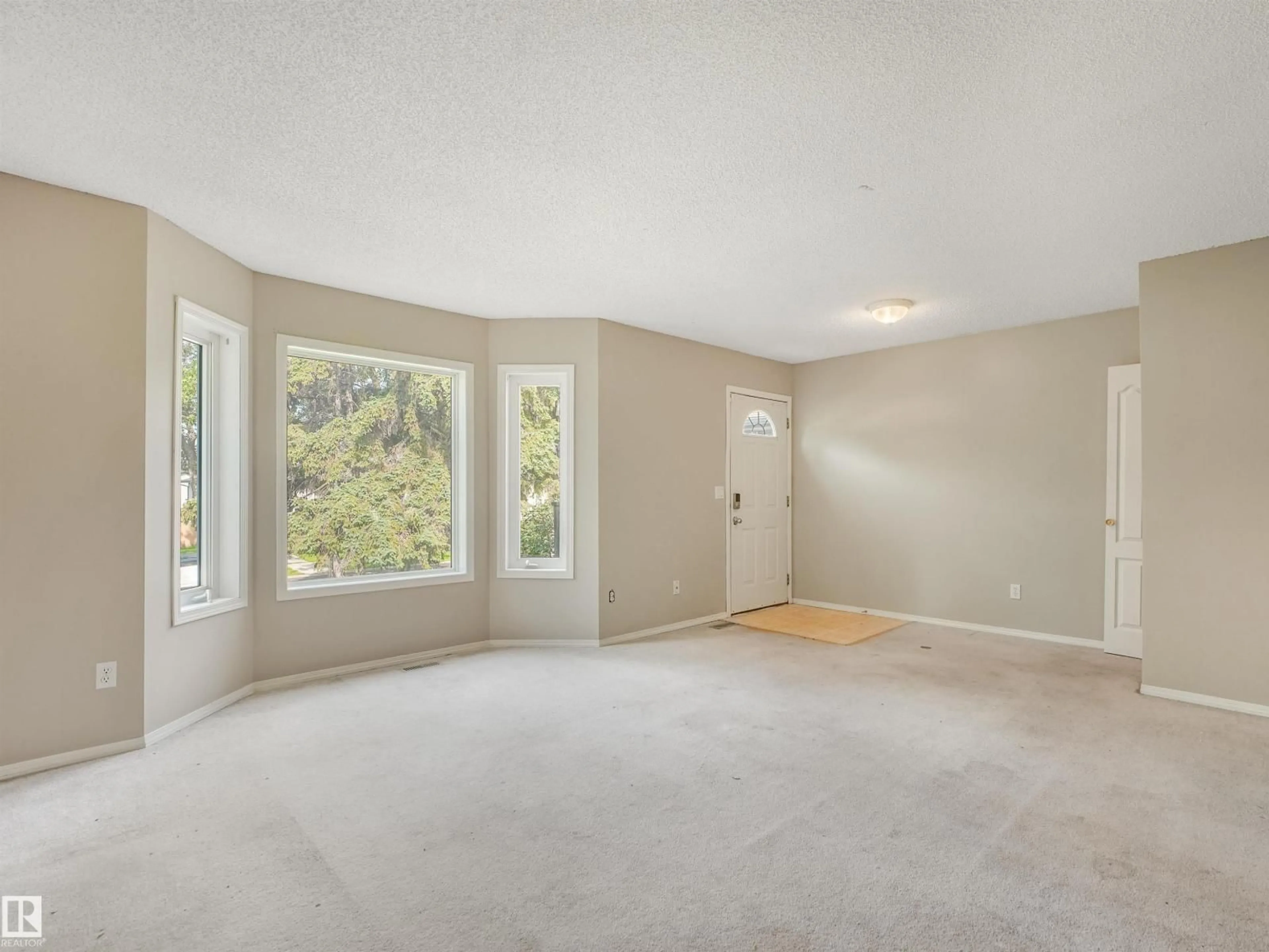 A pic of a room for NW - 12027 105 ST, Edmonton Alberta T5G2N6