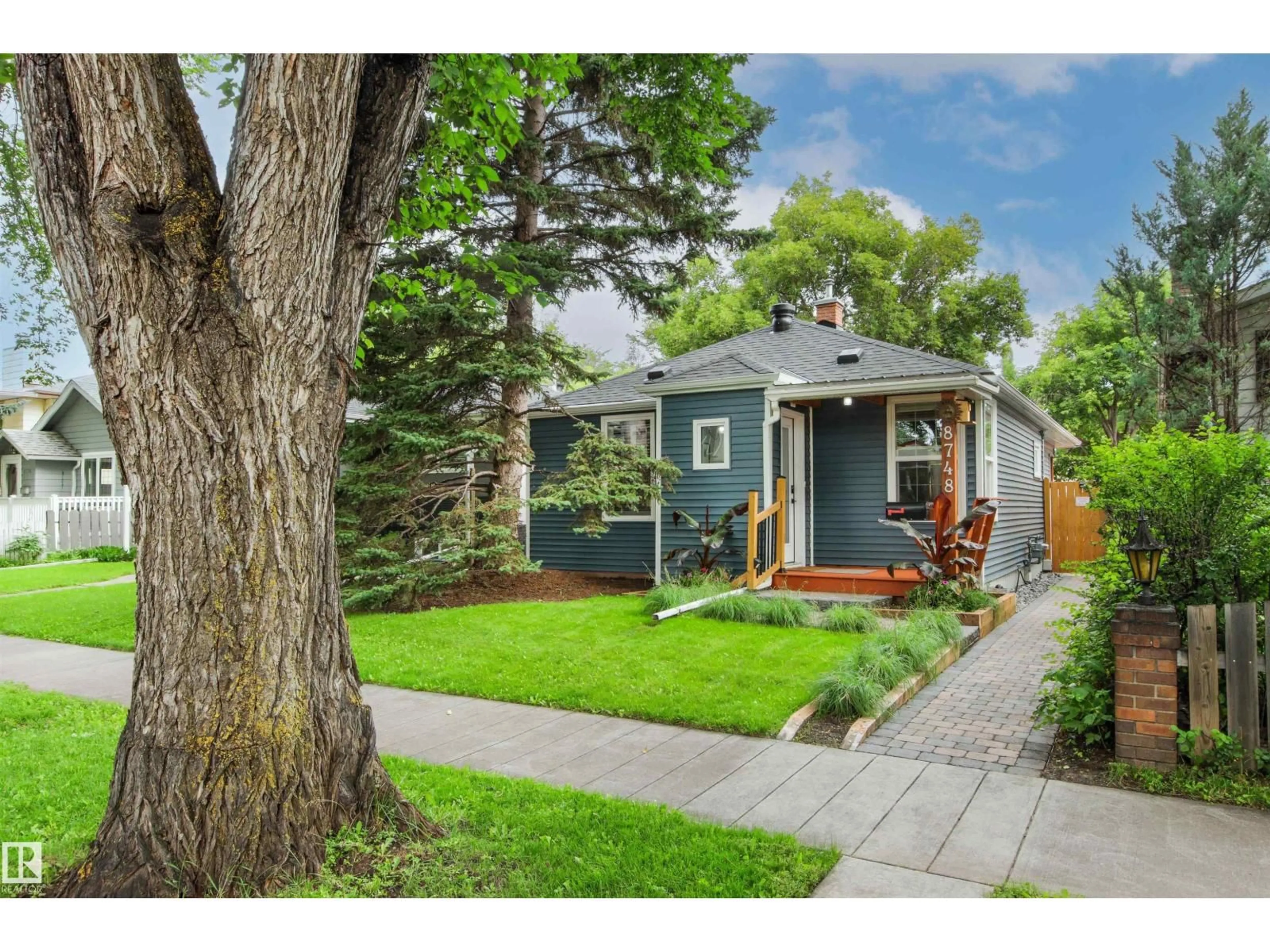 Unknown for 8748 80 AV, Edmonton Alberta T6C0T5