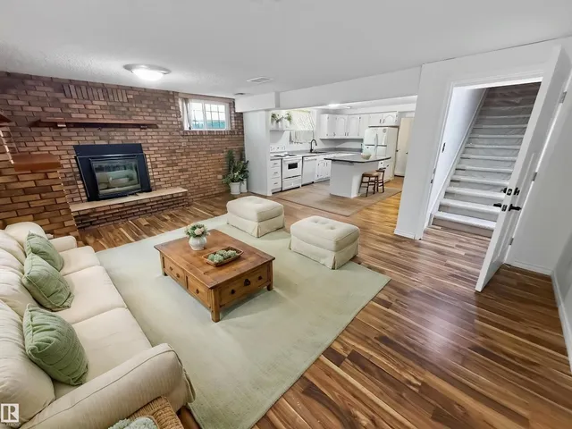 11327 25 AV, Edmonton 5