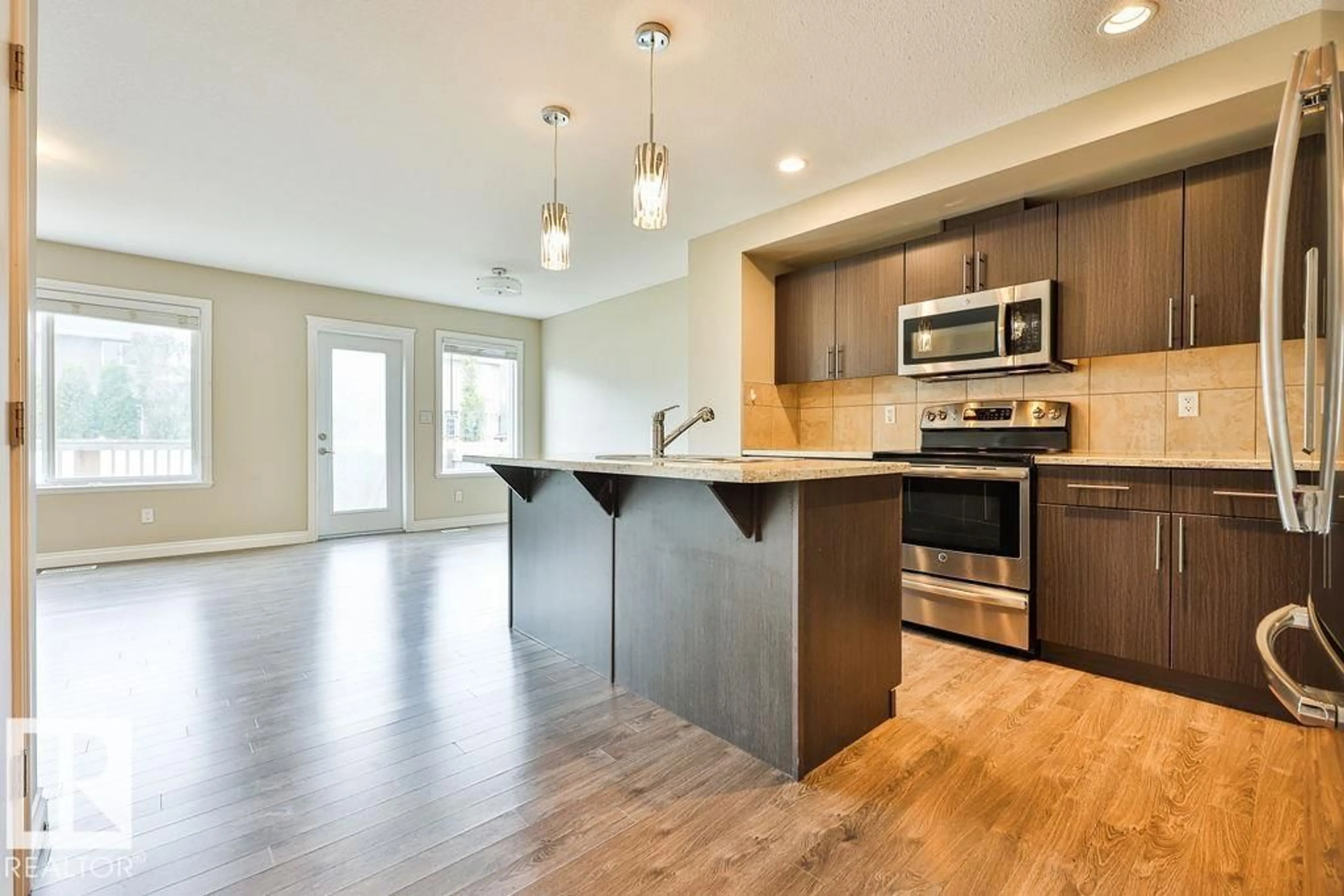 Open concept kitchen, unknown for 260 STURTZ BN, Leduc Alberta T9E0X4