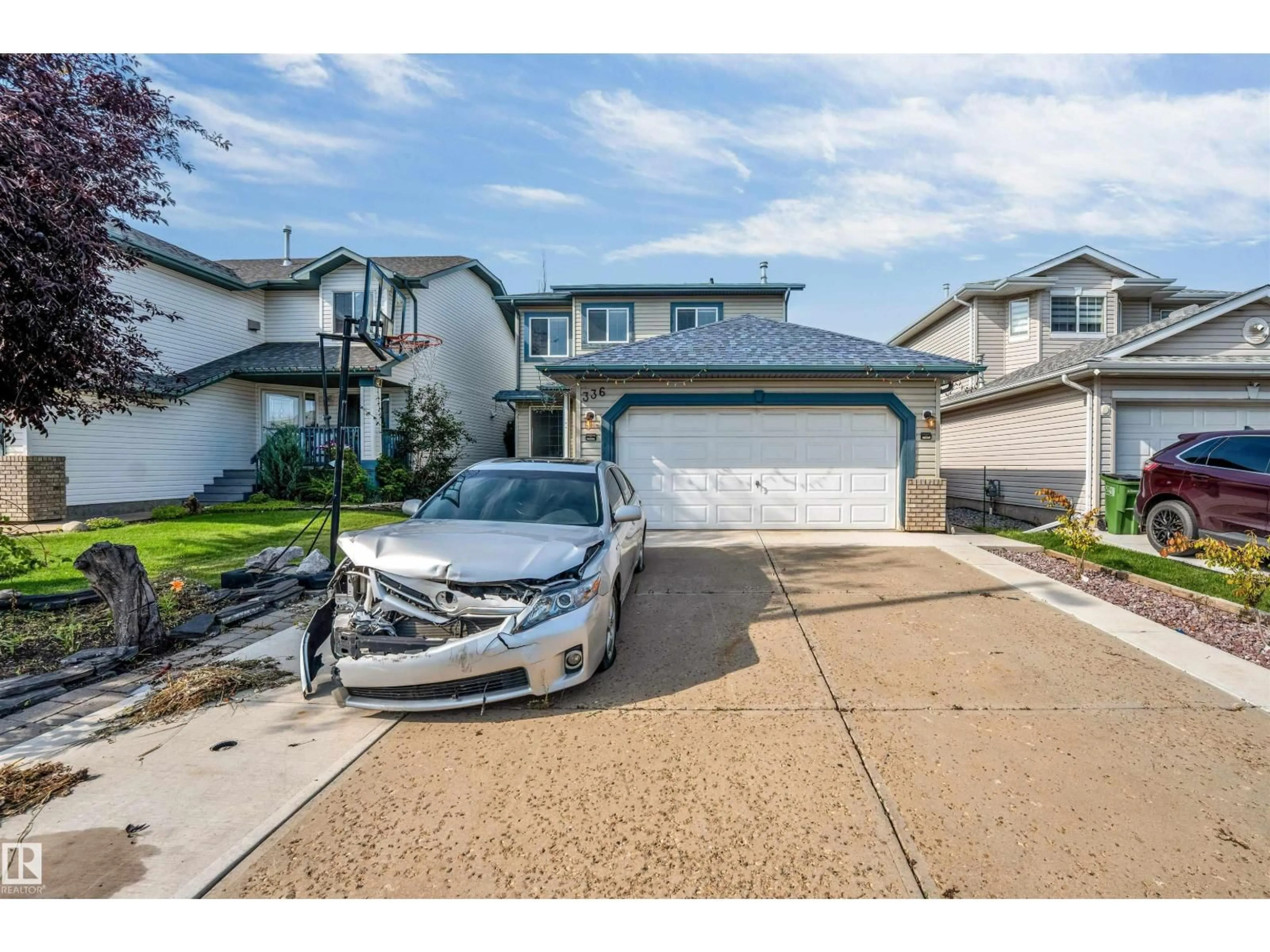 A pic from outside/outdoor area/front of a property/back of a property/a pic from drone, street for 336 WILD ROSE WY, Edmonton Alberta T6T1P3