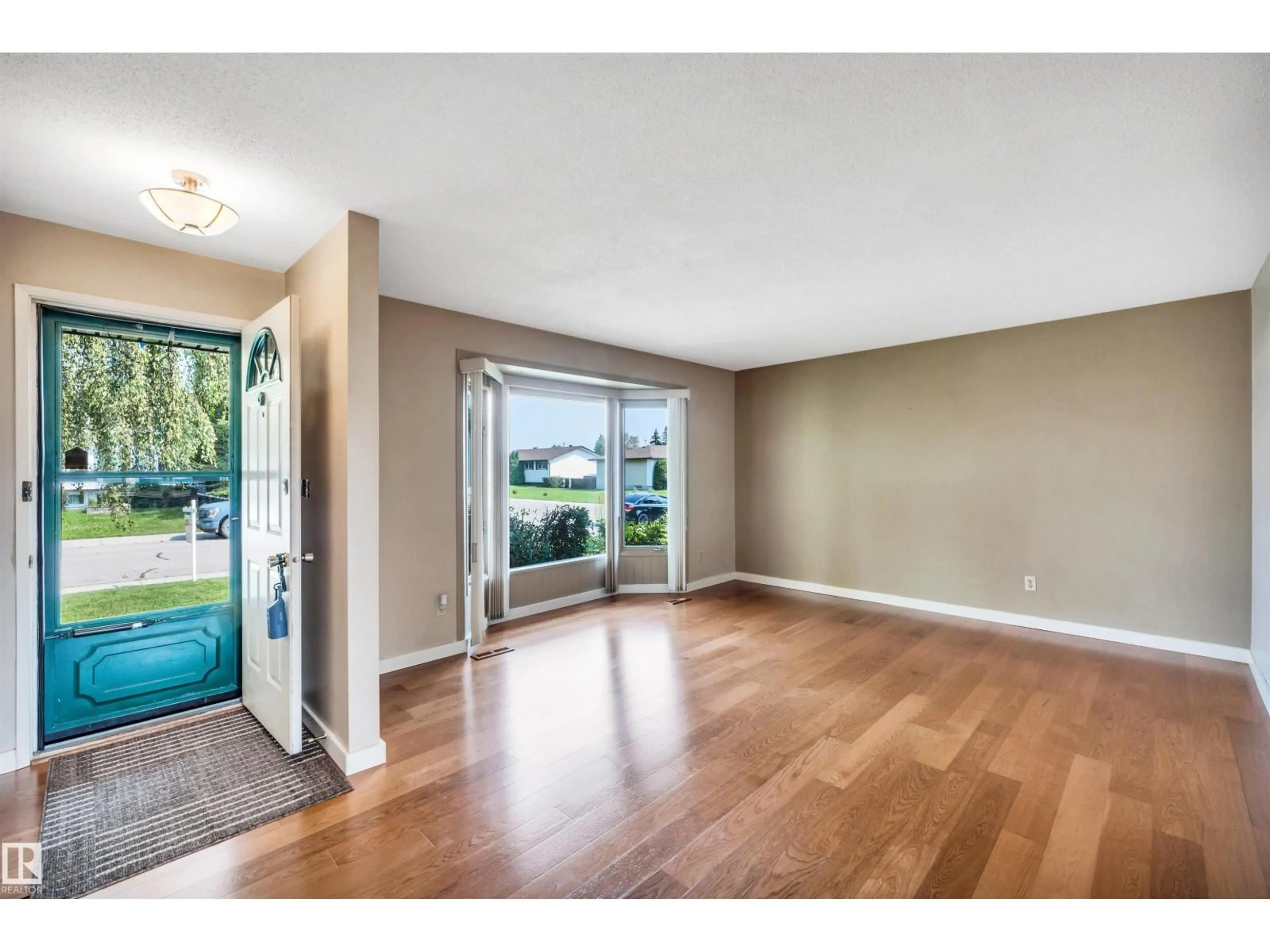 Unknown for NW - 14928 69 ST, Edmonton Alberta T5C0J1