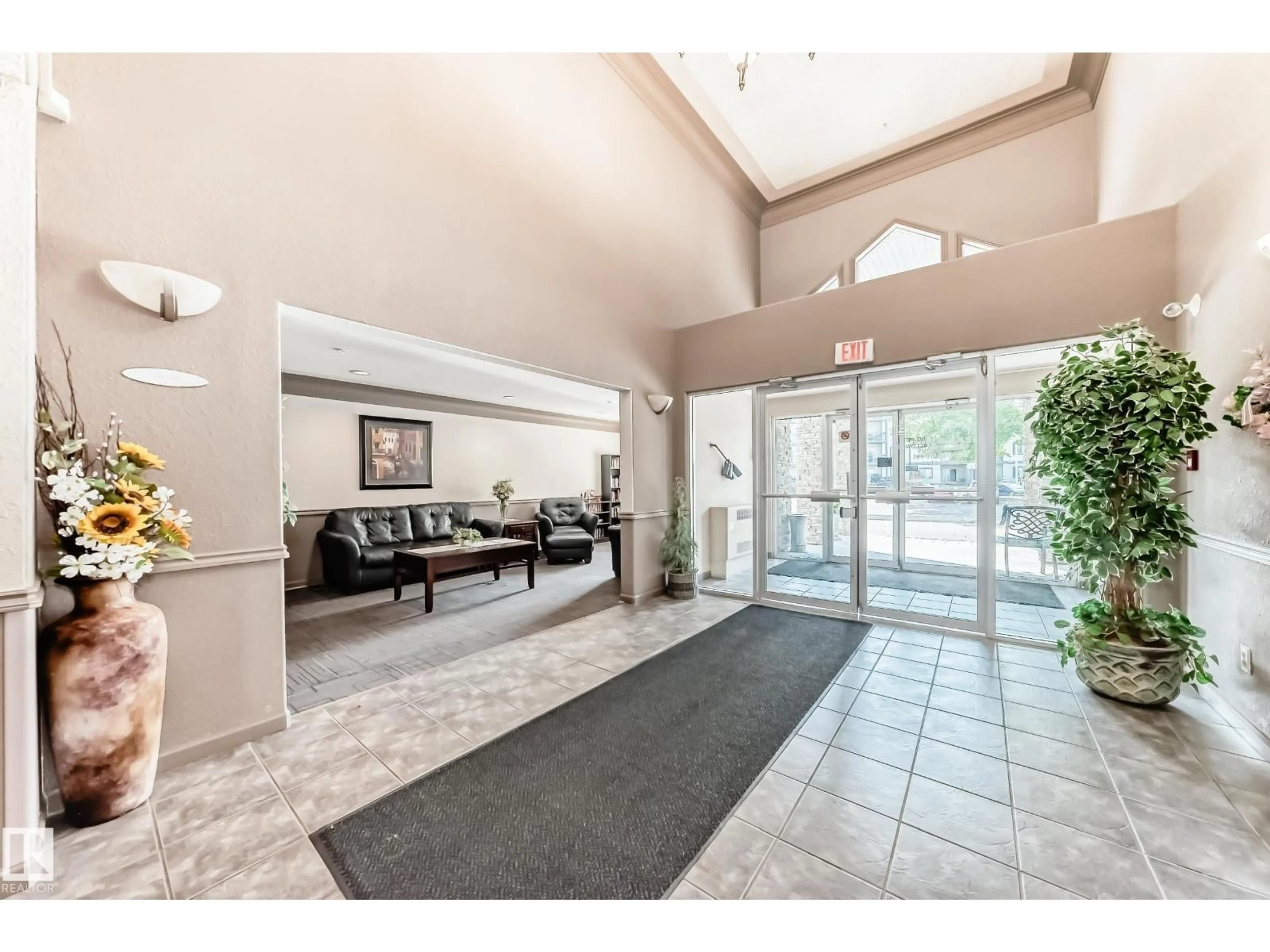 Indoor foyer for NW - 16311 95 ST, Edmonton Alberta T5Z3Y5