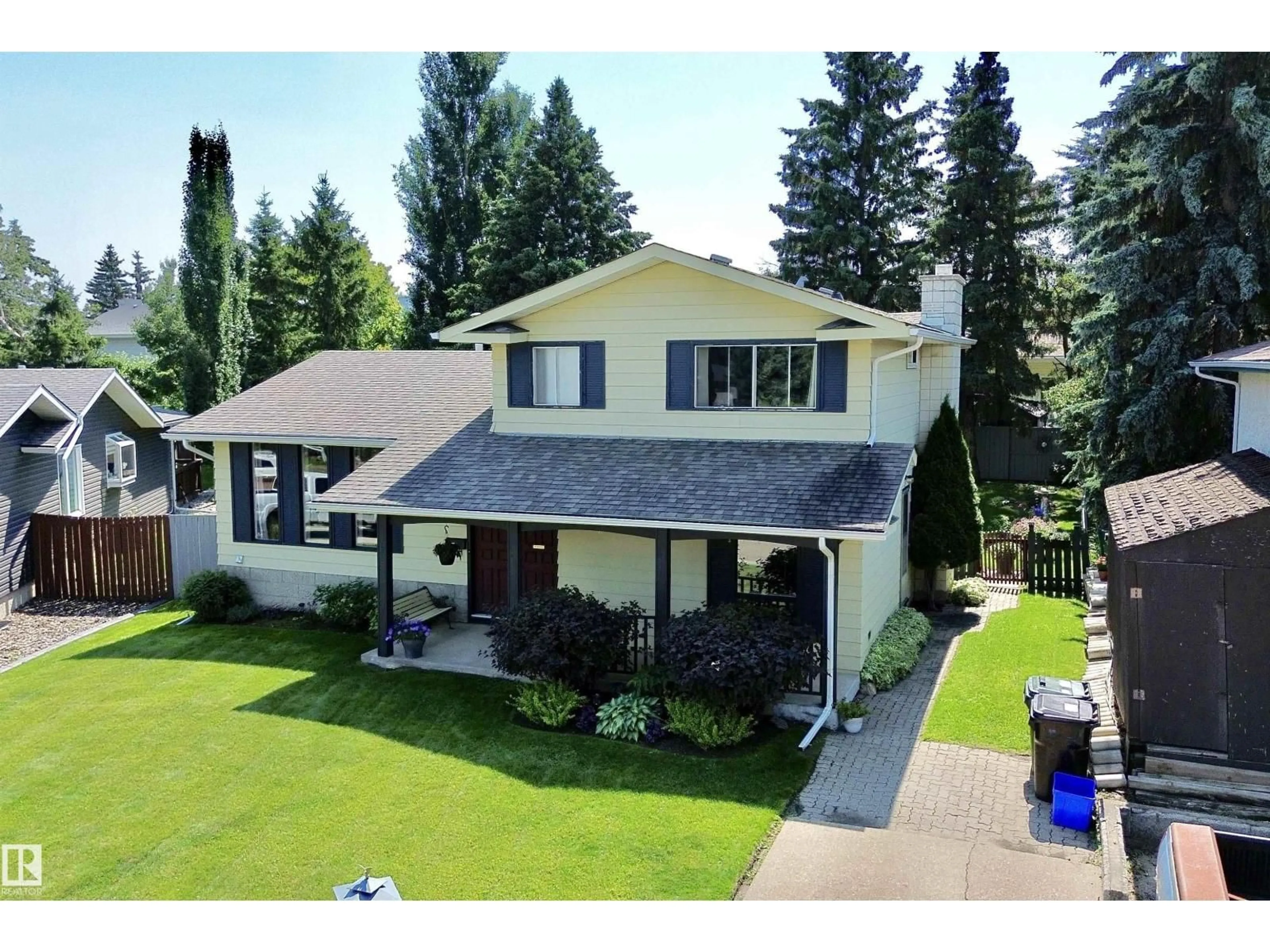 A pic from outside/outdoor area/front of a property/back of a property/a pic from drone, unknown for 83 GARLAND CR, Sherwood Park Alberta T8A2P9