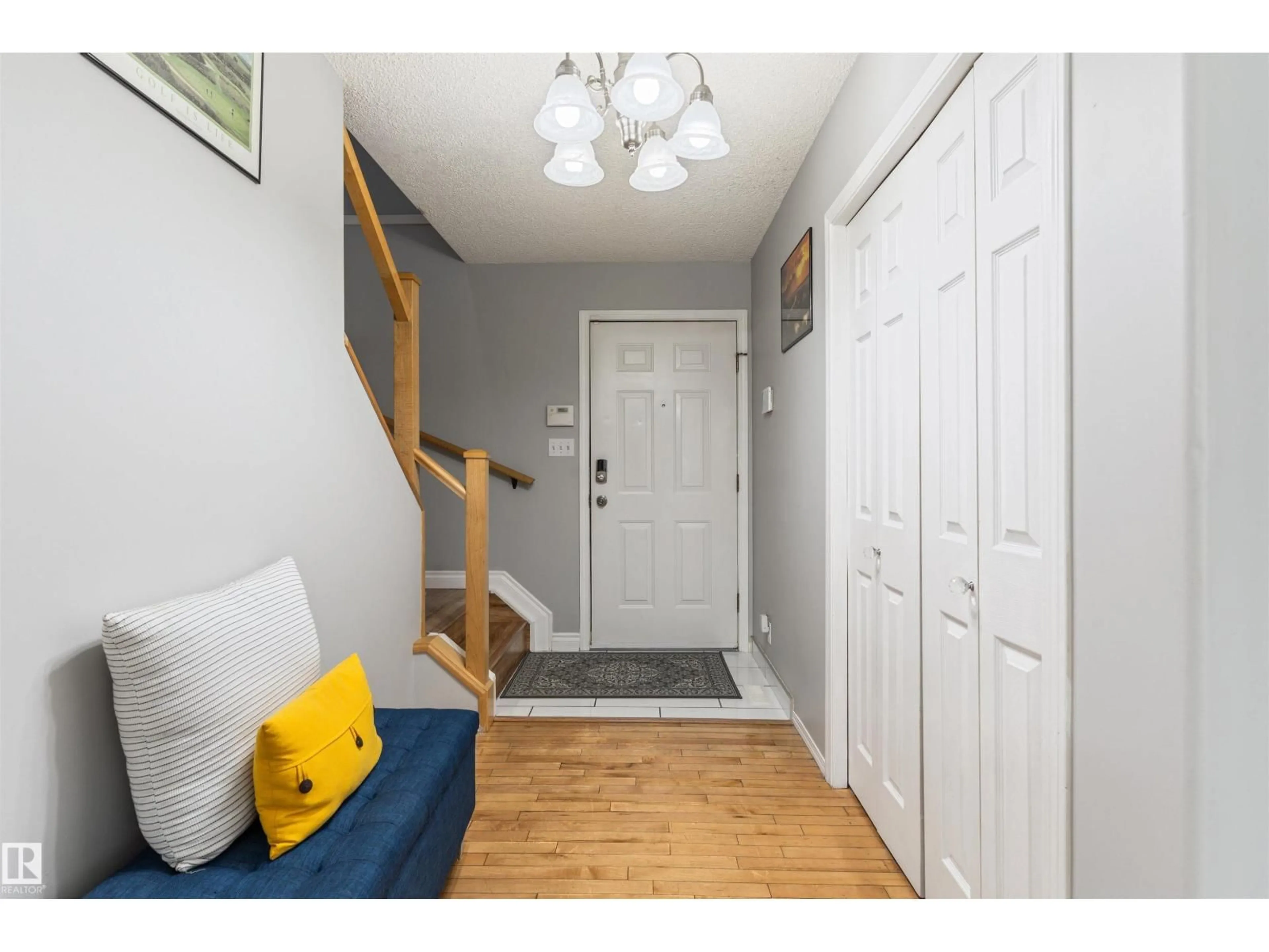 Indoor entryway for NW - 15817 102 AV, Edmonton Alberta T5P4P7