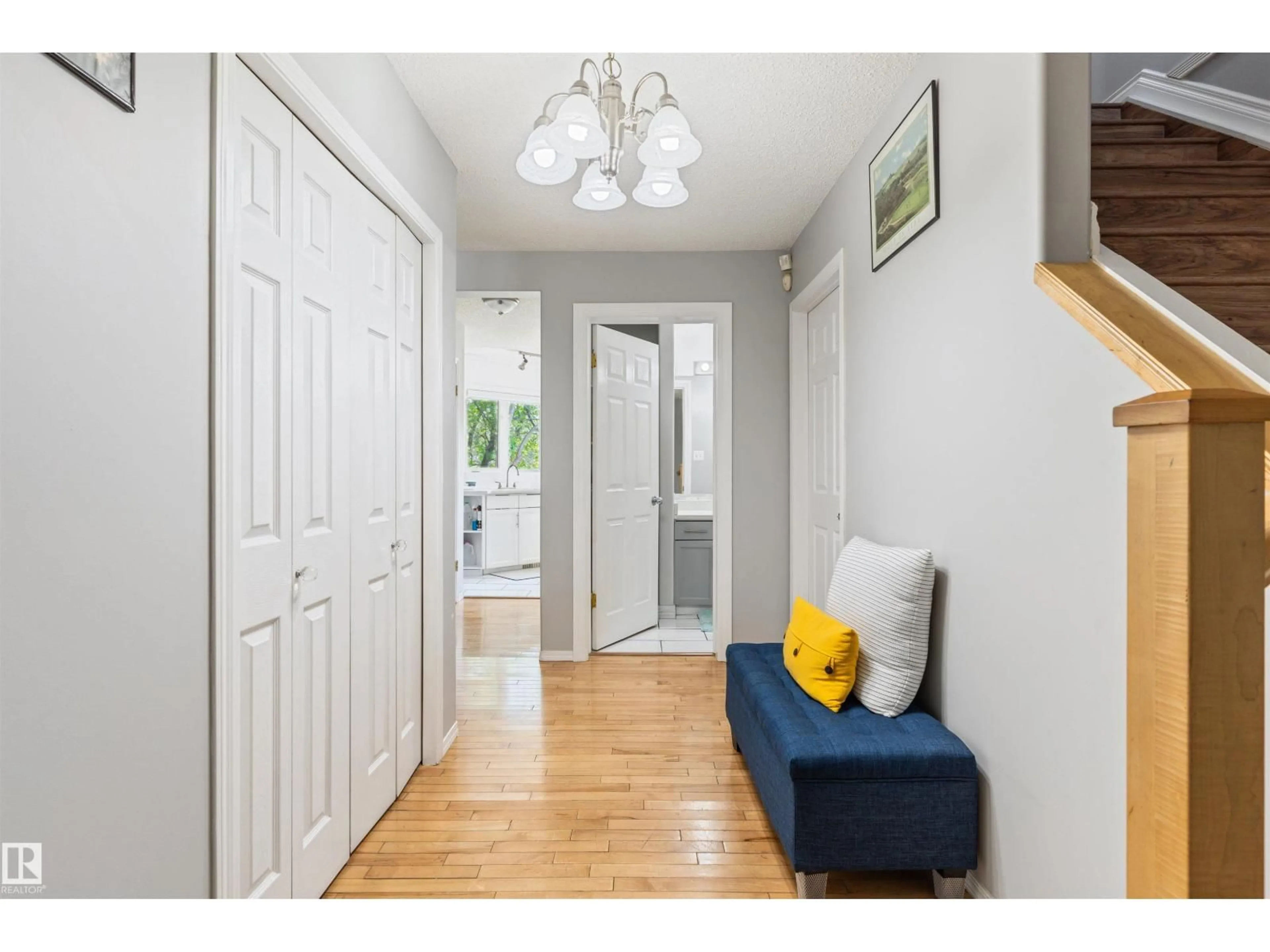 Indoor entryway for NW - 15817 102 AV, Edmonton Alberta T5P4P7