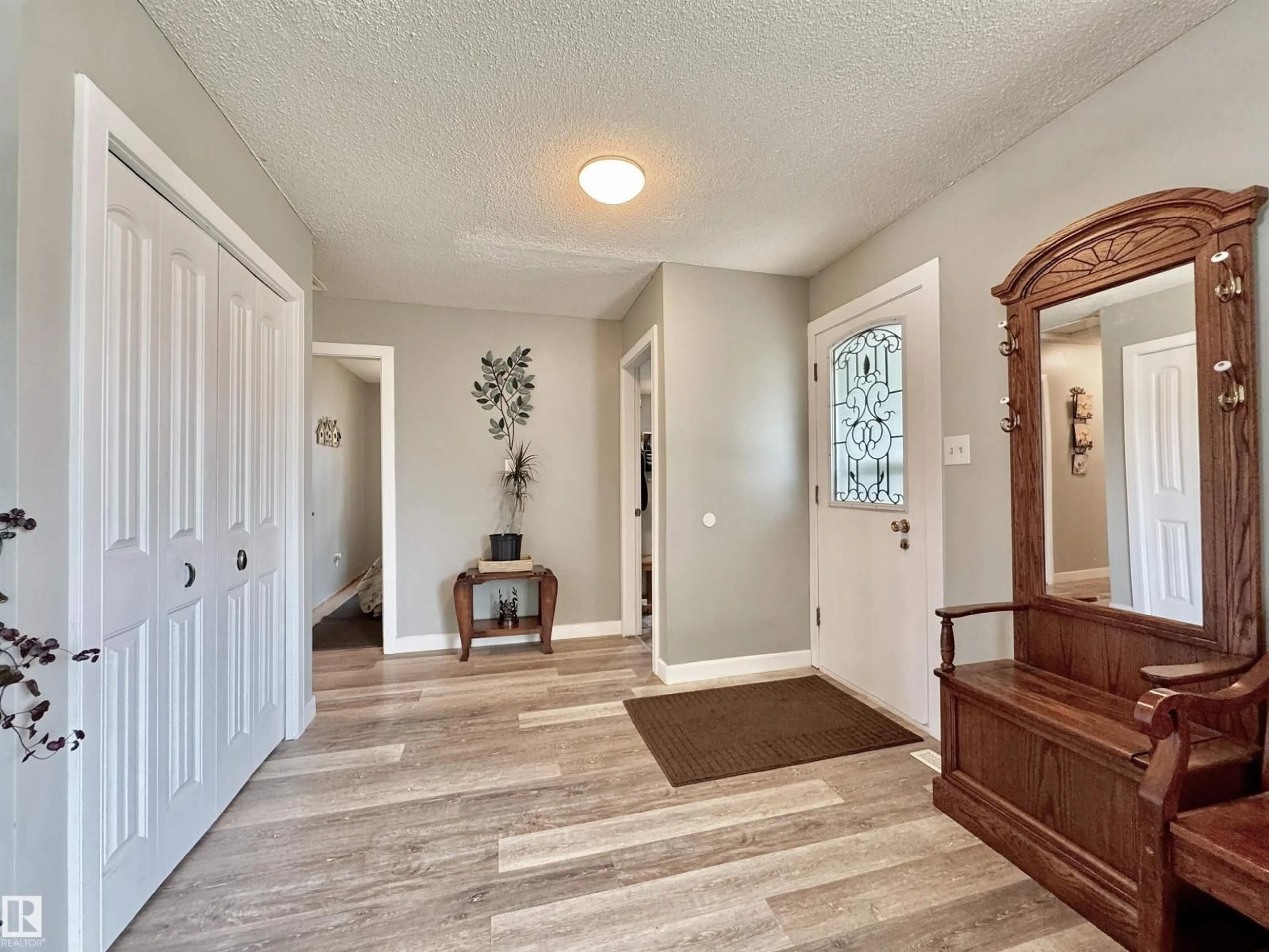 Indoor entryway for 119 GARLAND CR, Sherwood Park Alberta T8A2R1