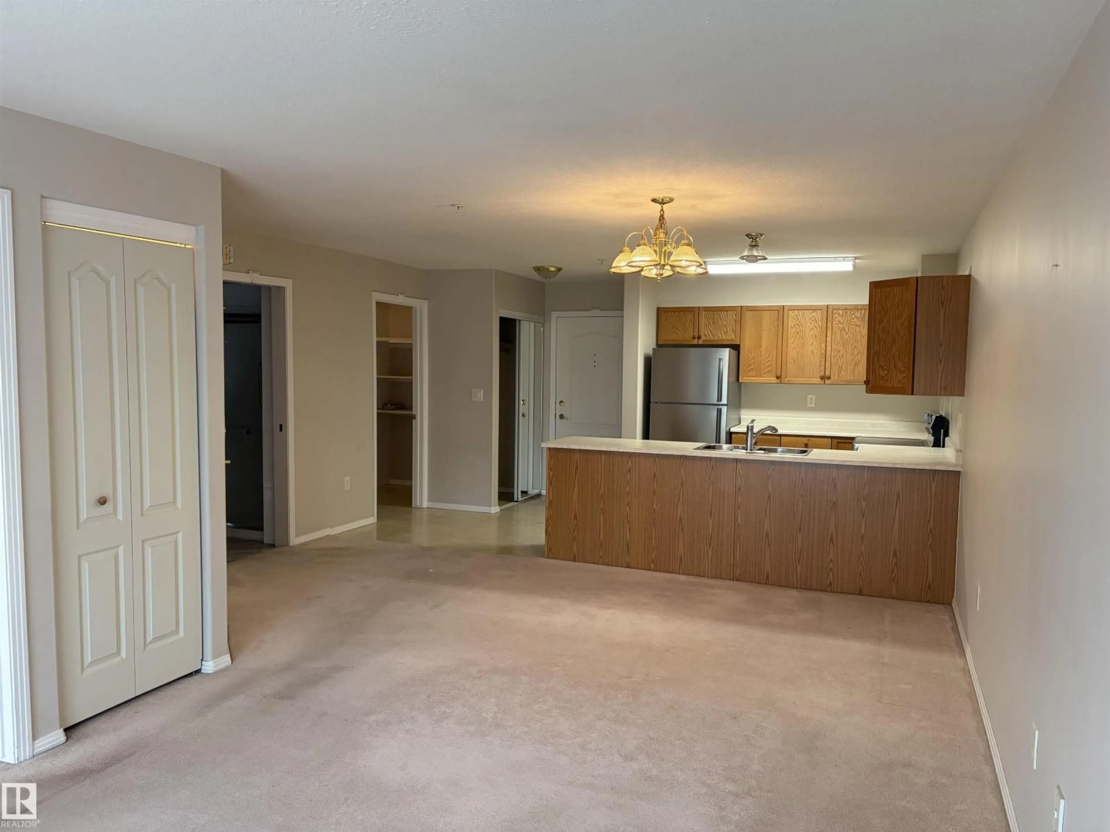A pic of a room for 209 - 8912 156 ST, Edmonton Alberta T5R5Z2