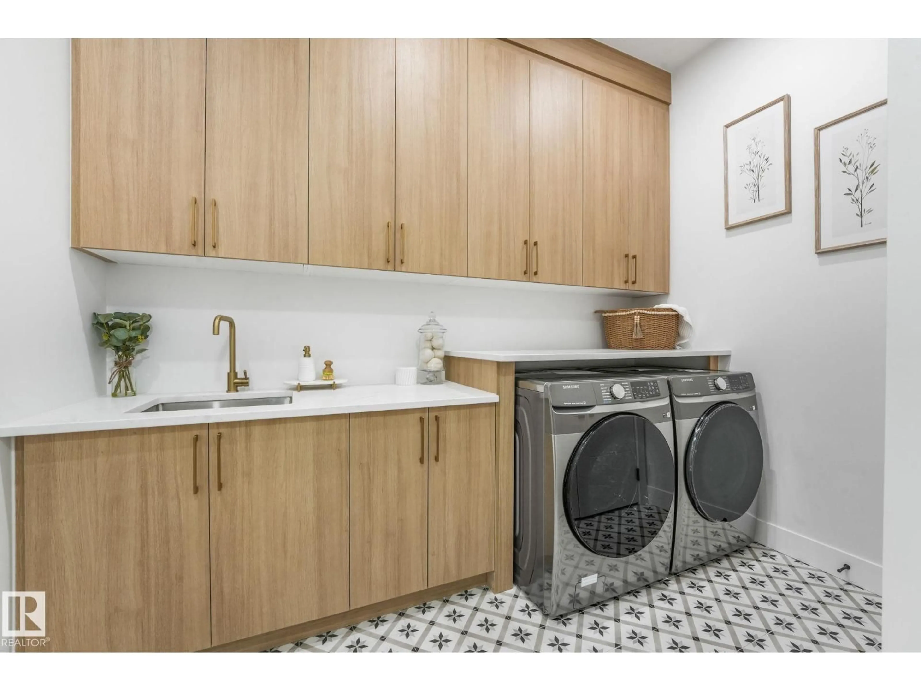 Laundry room for 120 RAVENSHIRE WYND, Sherwood Park Alberta T8B0G3