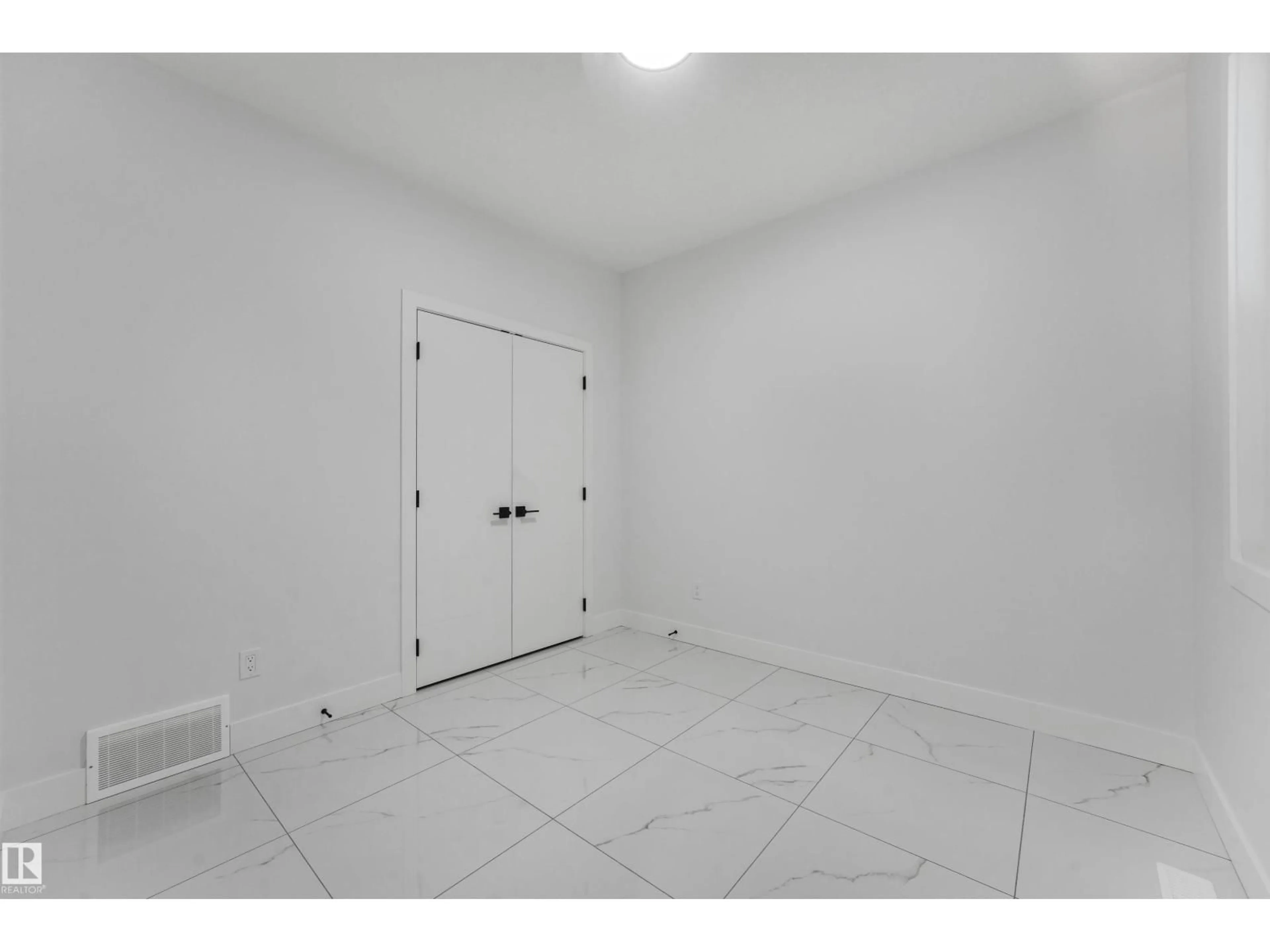 Unknown for 3033 7A AVENUE, Edmonton Alberta T6X3M3