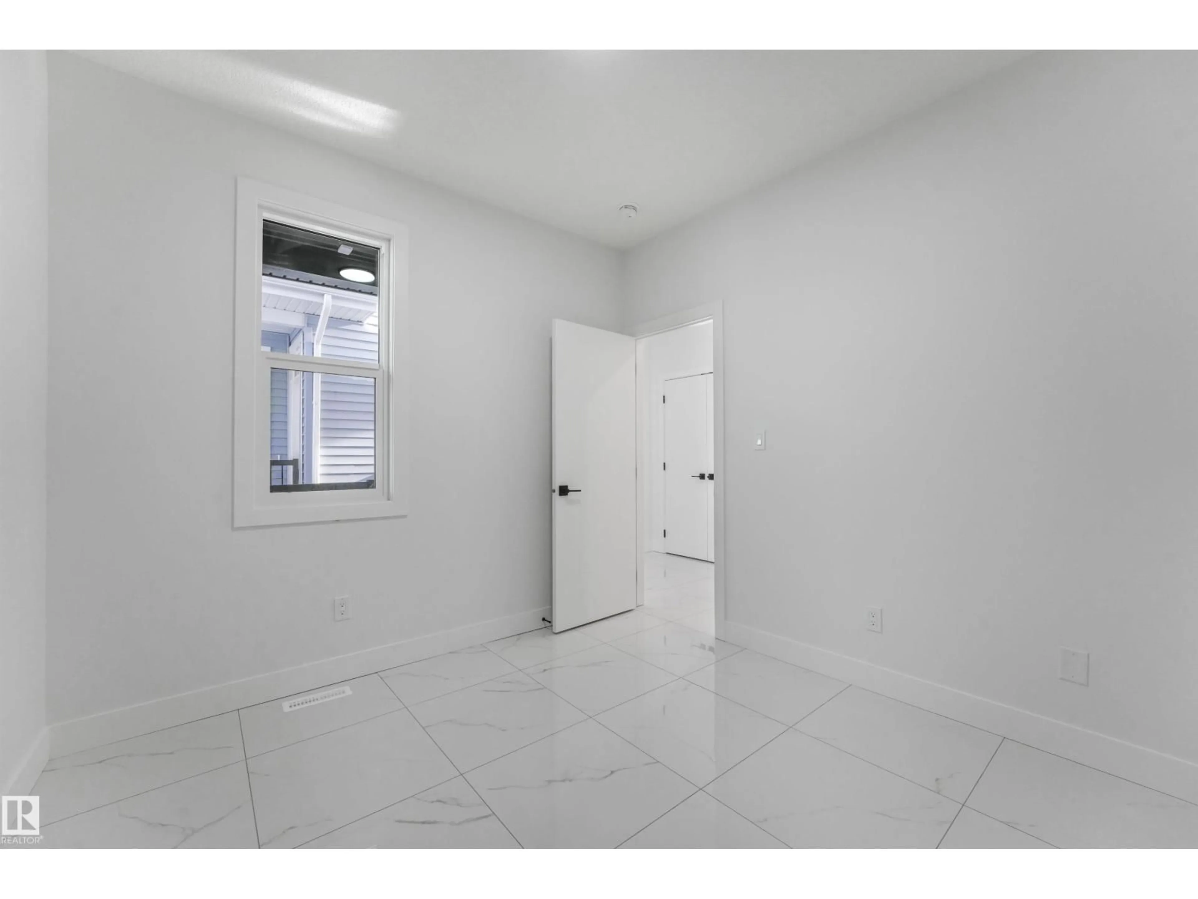 Unknown for 3033 7A AVENUE, Edmonton Alberta T6X3M3