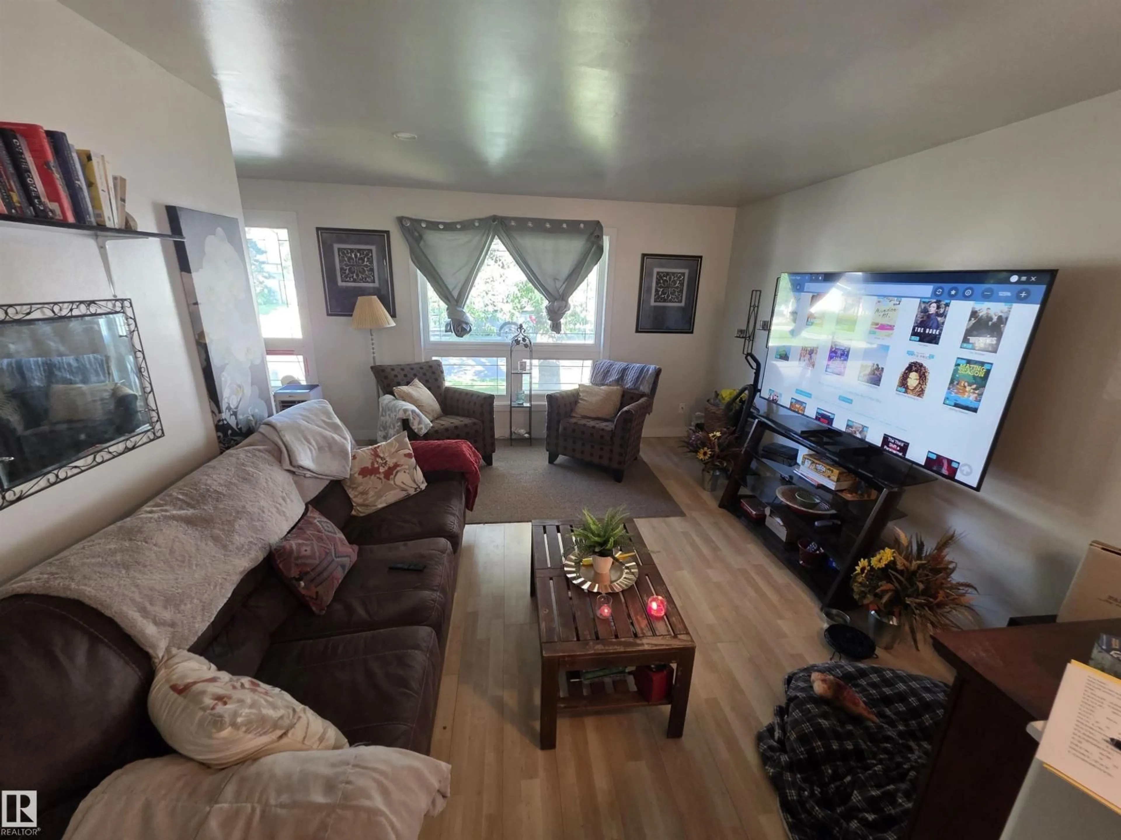 Living room with furniture, unknown for 38 GREENWOOD DR, Spruce Grove Alberta T7X1Y1