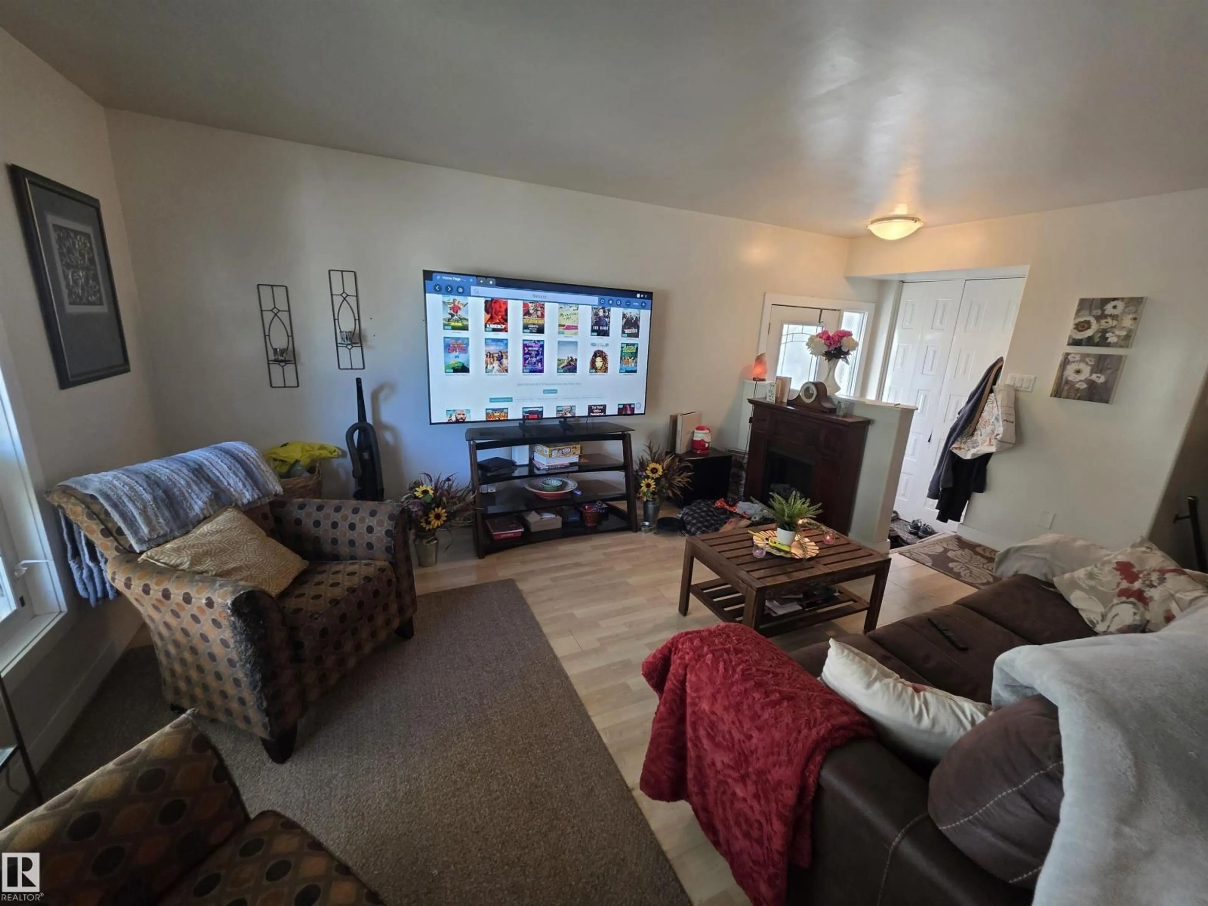 Living room with furniture, unknown for 38 GREENWOOD DR, Spruce Grove Alberta T7X1Y1