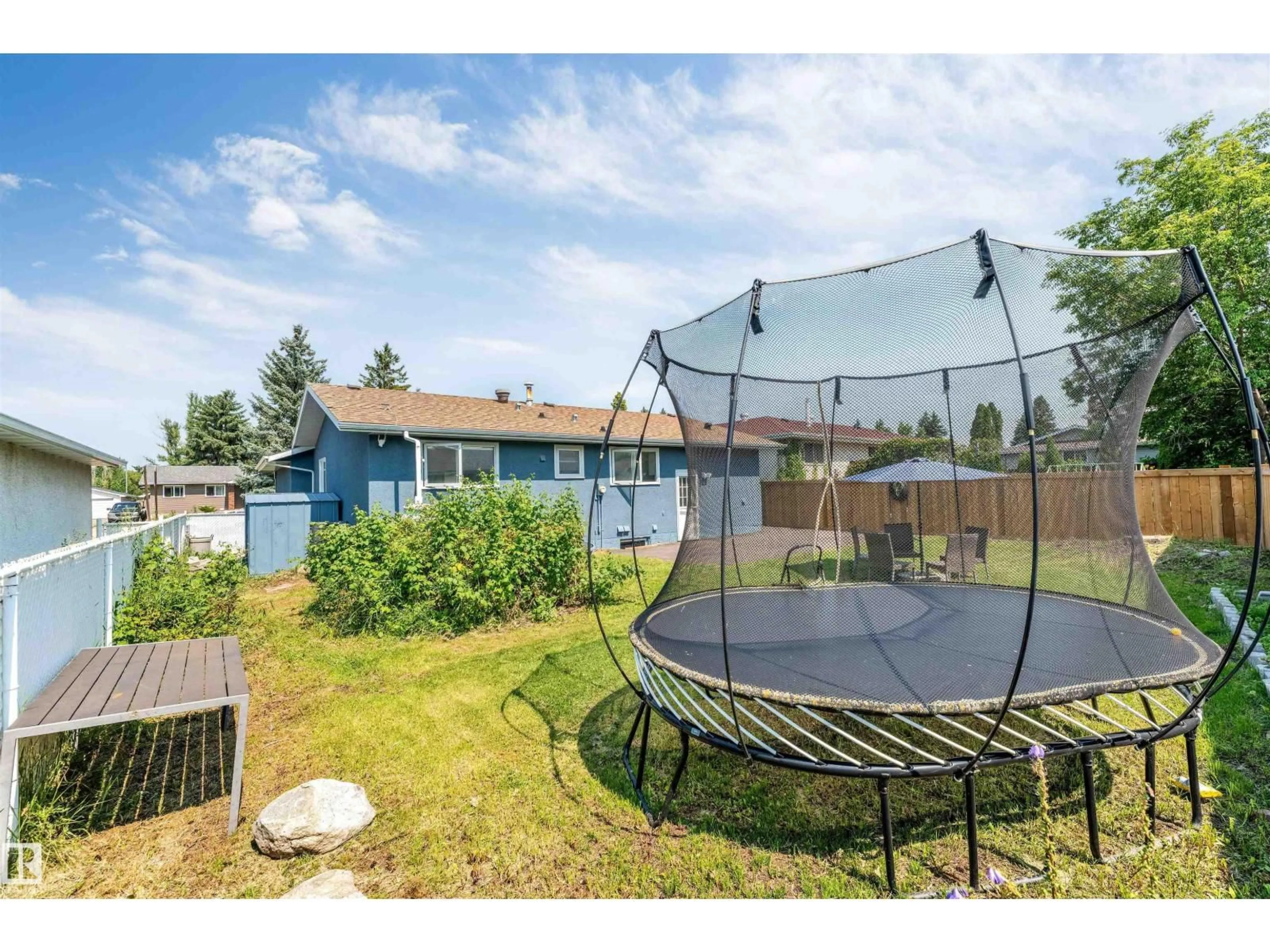 Patio, unknown for 7419 33 AV, Edmonton Alberta T6K1J5