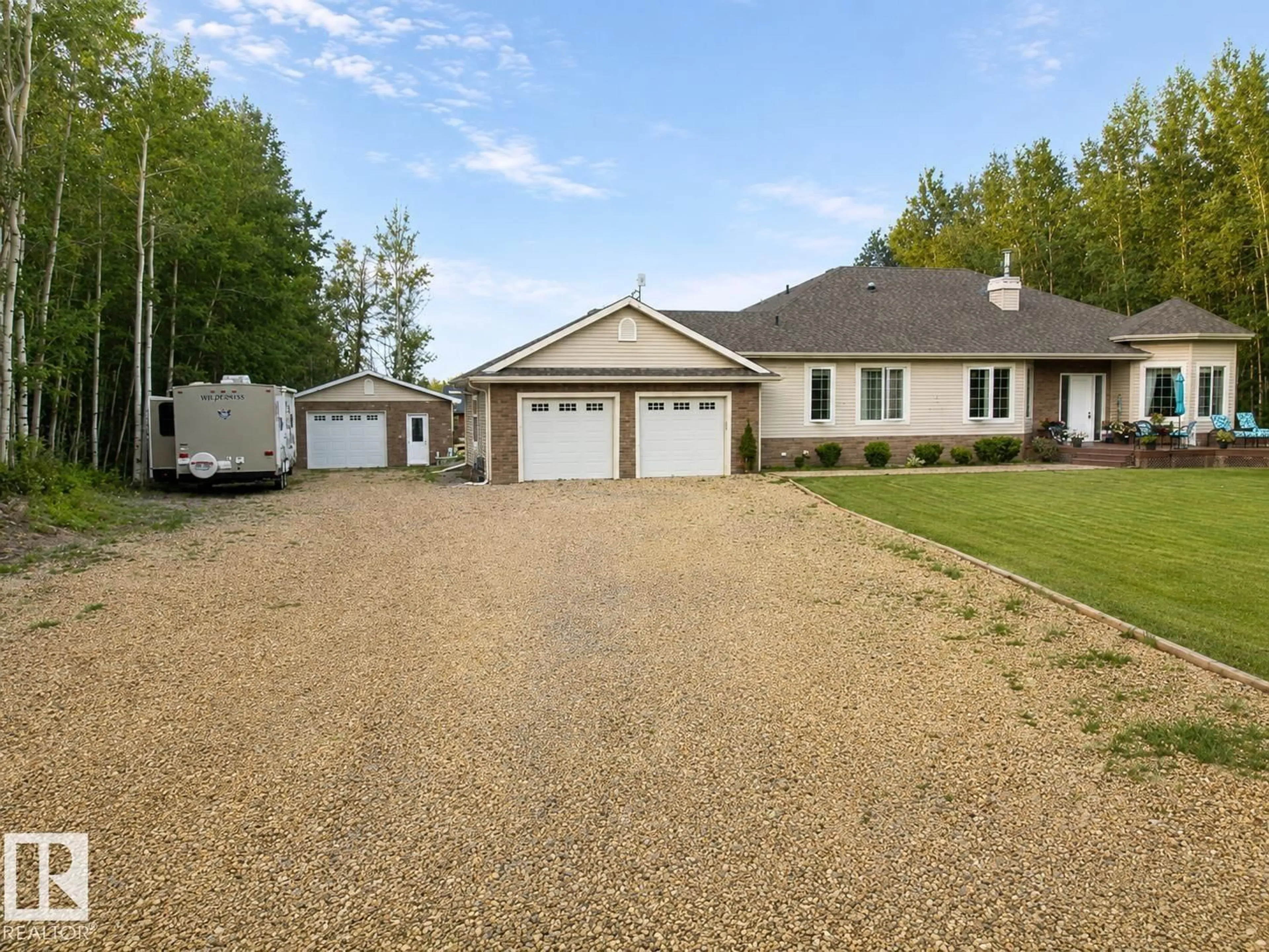 A pic from outside/outdoor area/front of a property/back of a property/a pic from drone, street for 16 CRYSTAL KEYS CR, Rural Wetaskiwin County Alberta T0C2V0
