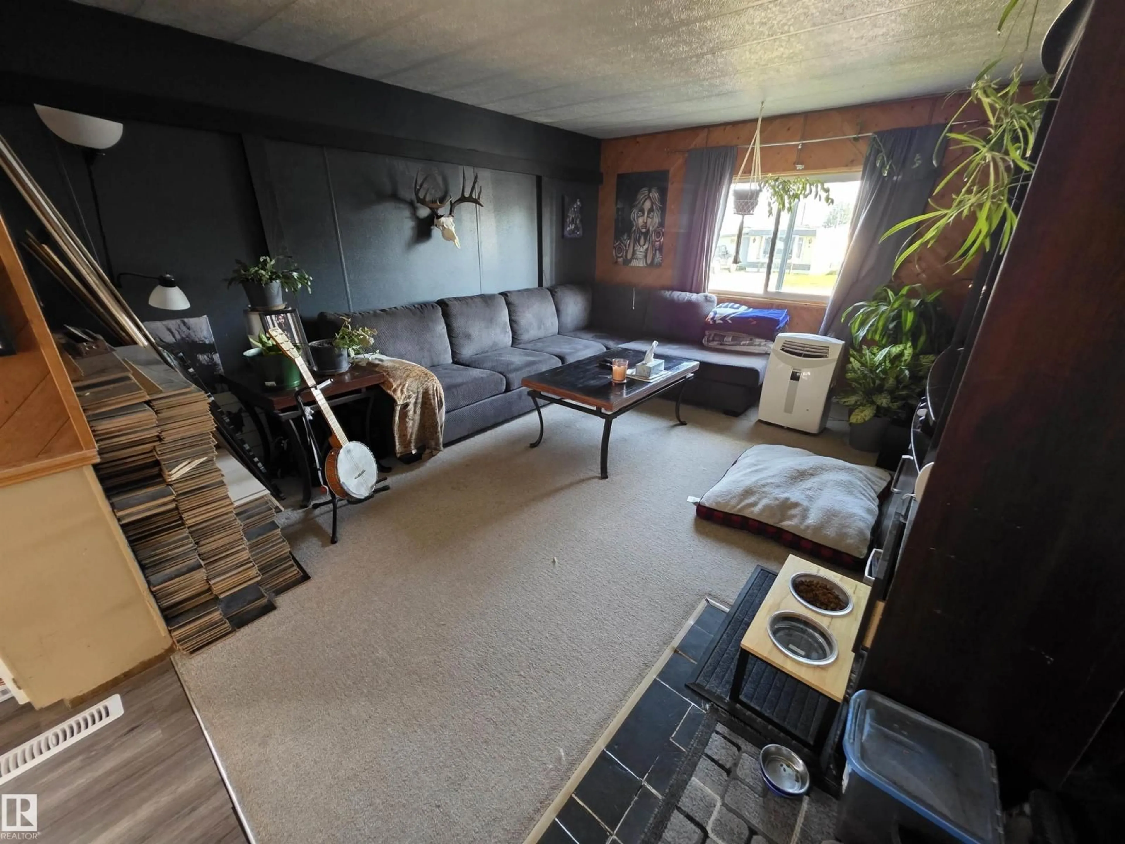 Living room with furniture, unknown for 49301 - 242 RR 80, Rural Brazeau County Alberta T7A1L7