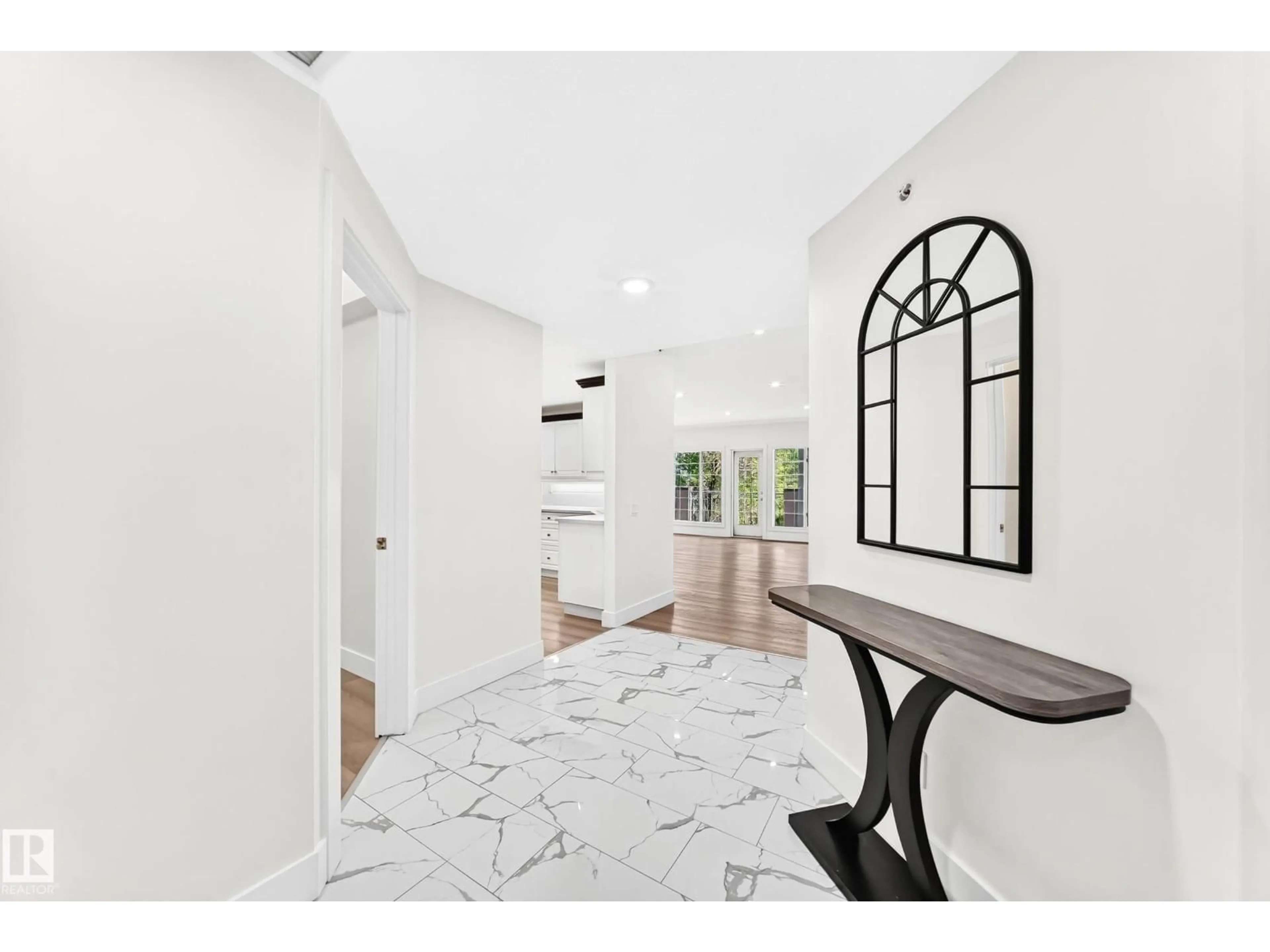 Indoor entryway for 308 11650 79 AVENUE AVENUE, Edmonton Alberta T6G0P7
