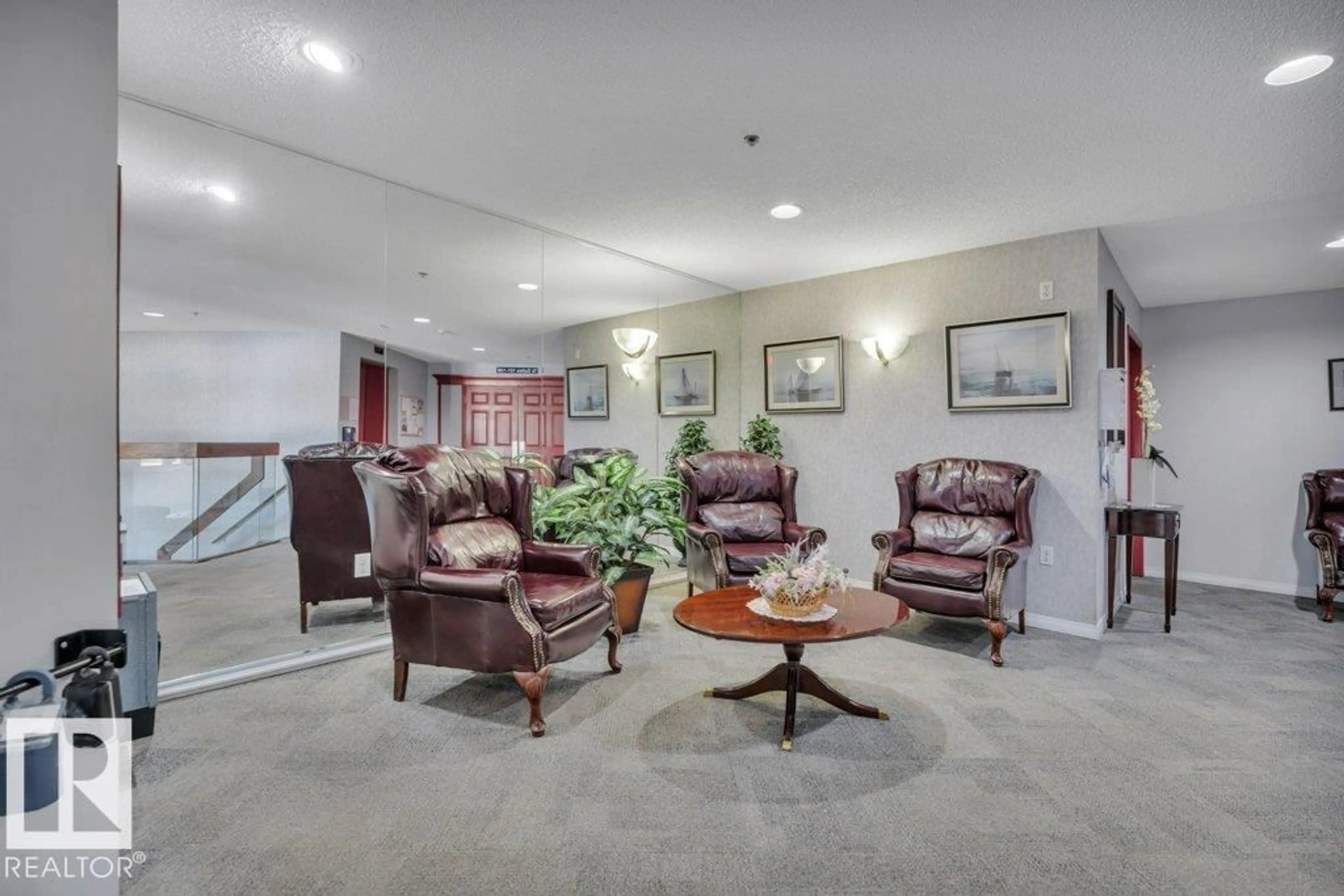 Lobby for 404 - 17511 98A AV, Edmonton Alberta T5T6A2