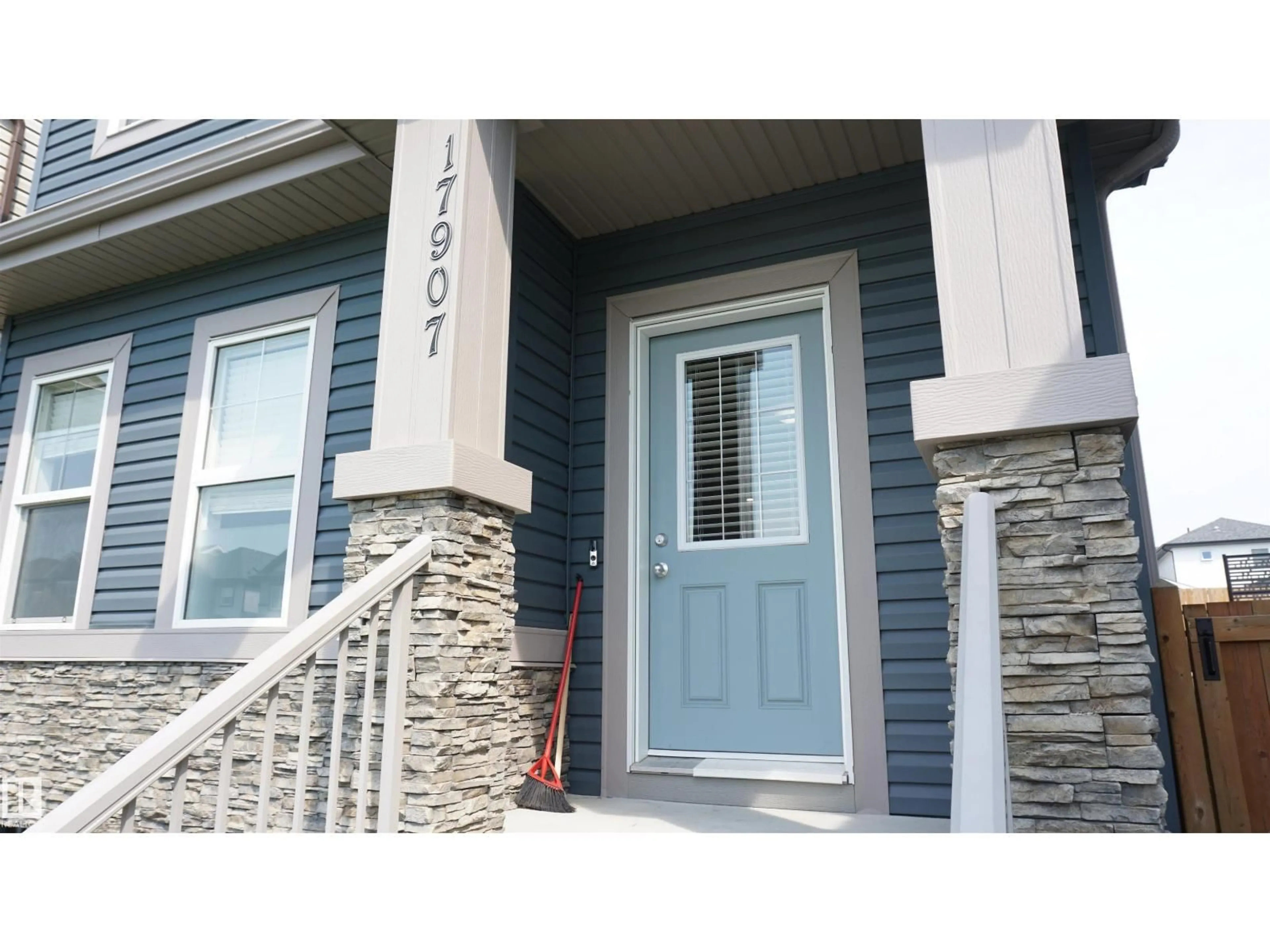 Home with vinyl exterior material, street for 17907 62 ST NW, Edmonton Alberta T5Y3Z4