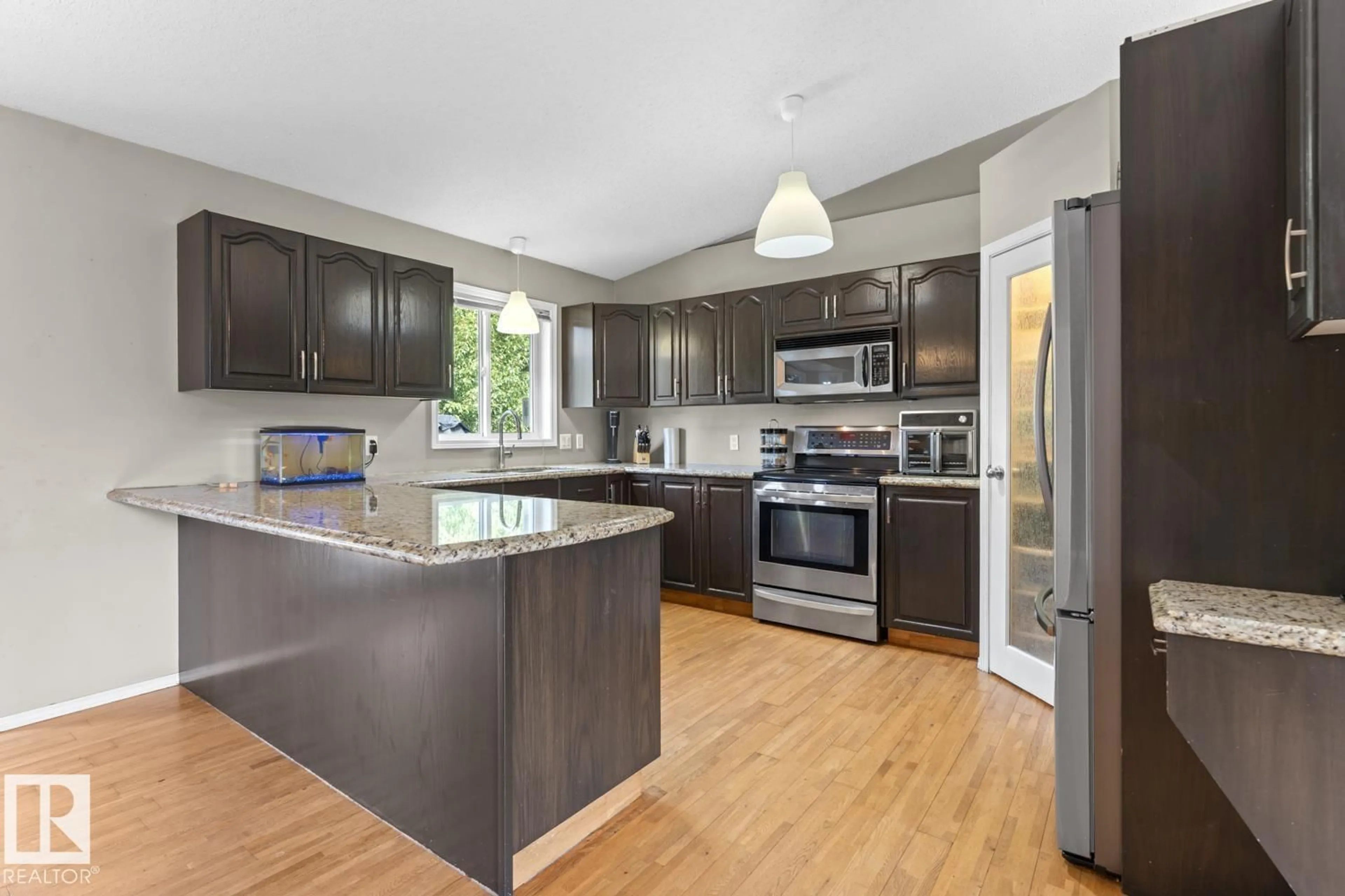 Open concept kitchen, unknown for 812 12 AV, Cold Lake Alberta T9M1H6