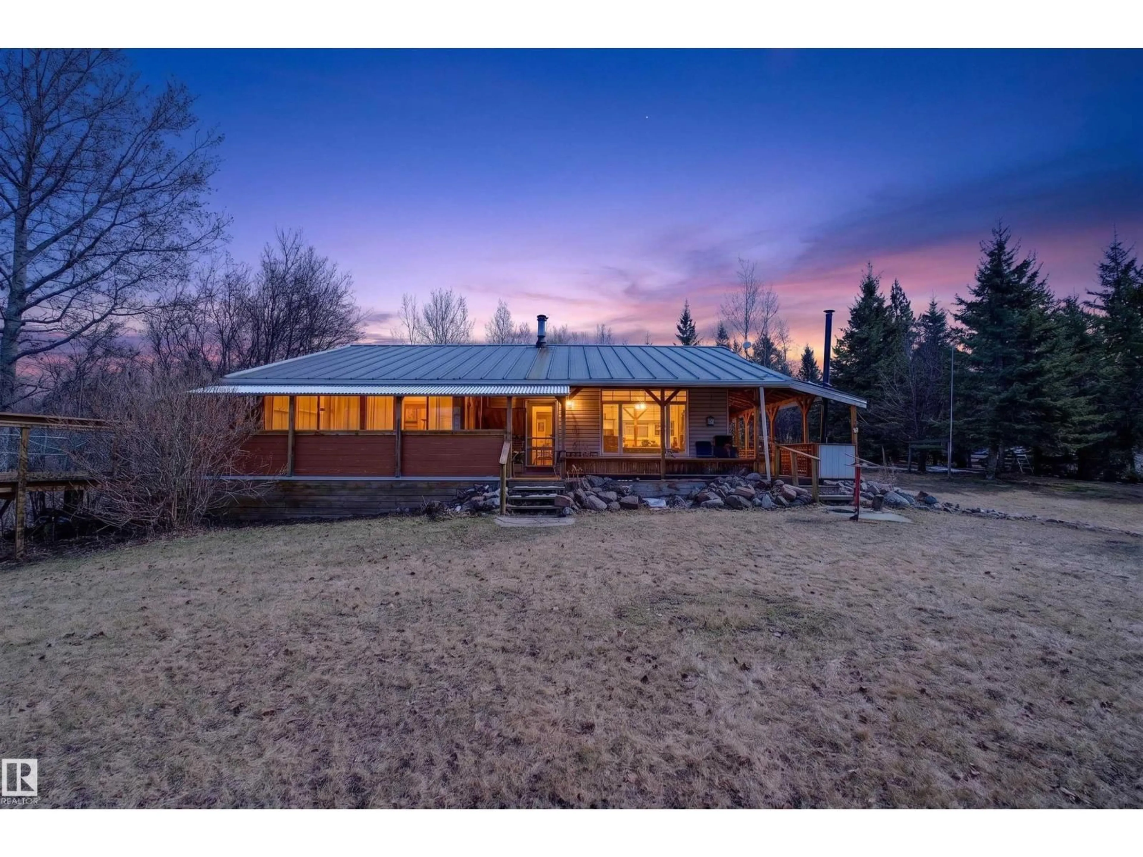 A pic from outside/outdoor area/front of a property/back of a property/a pic from drone, unknown for 45 - 54222 RGE ROAD 25, Rural Lac Ste. Anne County Alberta T0E1V0