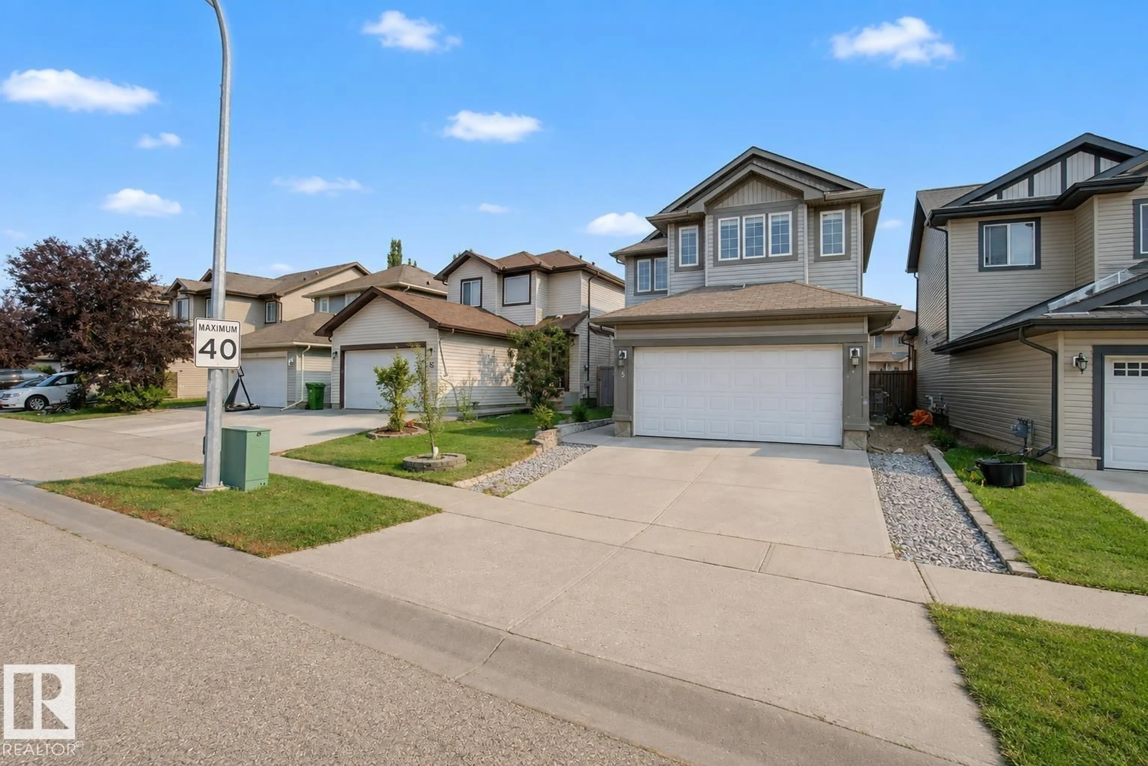 Home with vinyl exterior material, street for 5 CYPRESS LI, Fort Saskatchewan Alberta T8L0H2