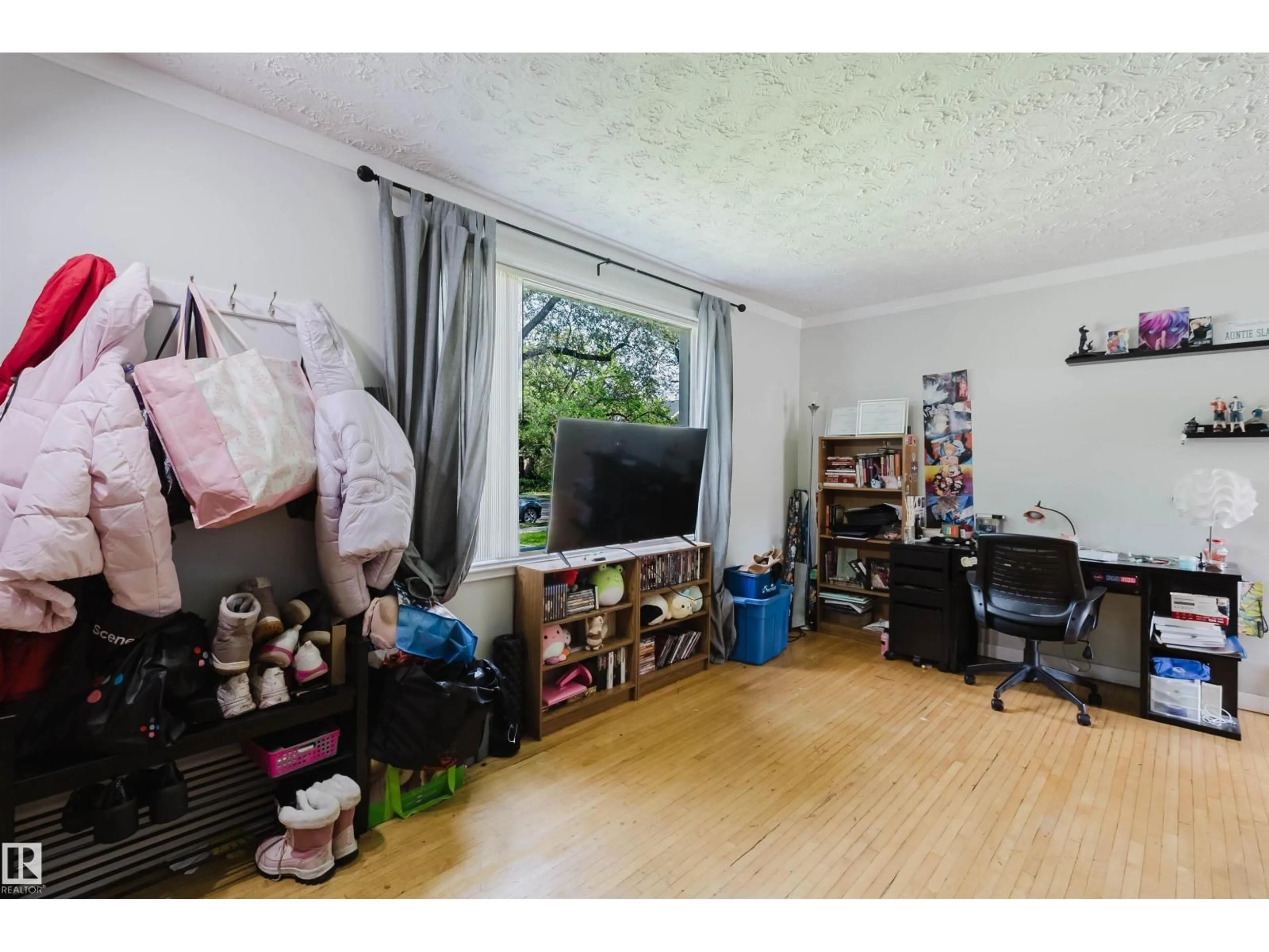 A pic of a room for 10955 72 AV, Edmonton Alberta T6G0B1