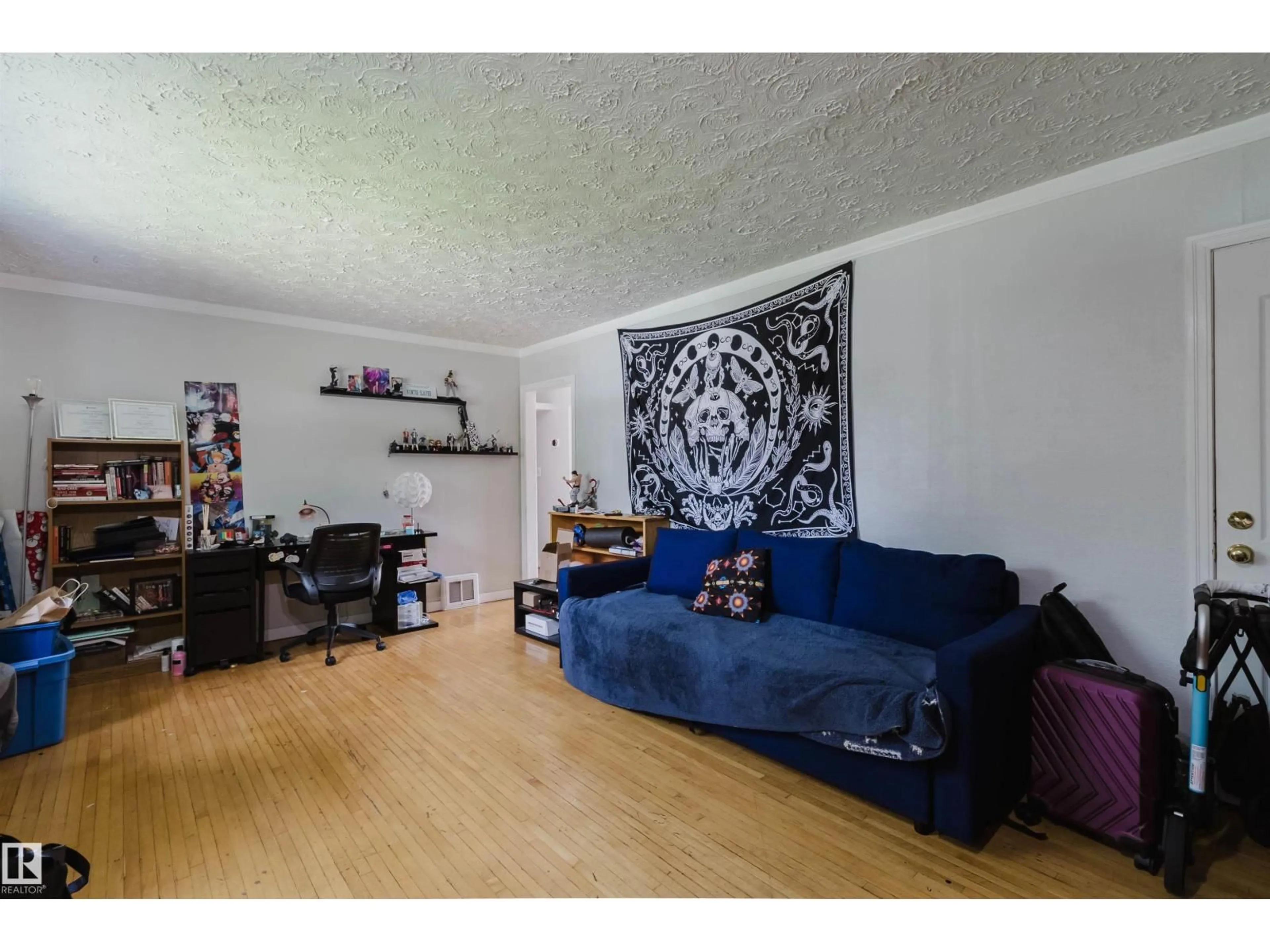 A pic of a room for 10955 72 AV, Edmonton Alberta T6G0B1
