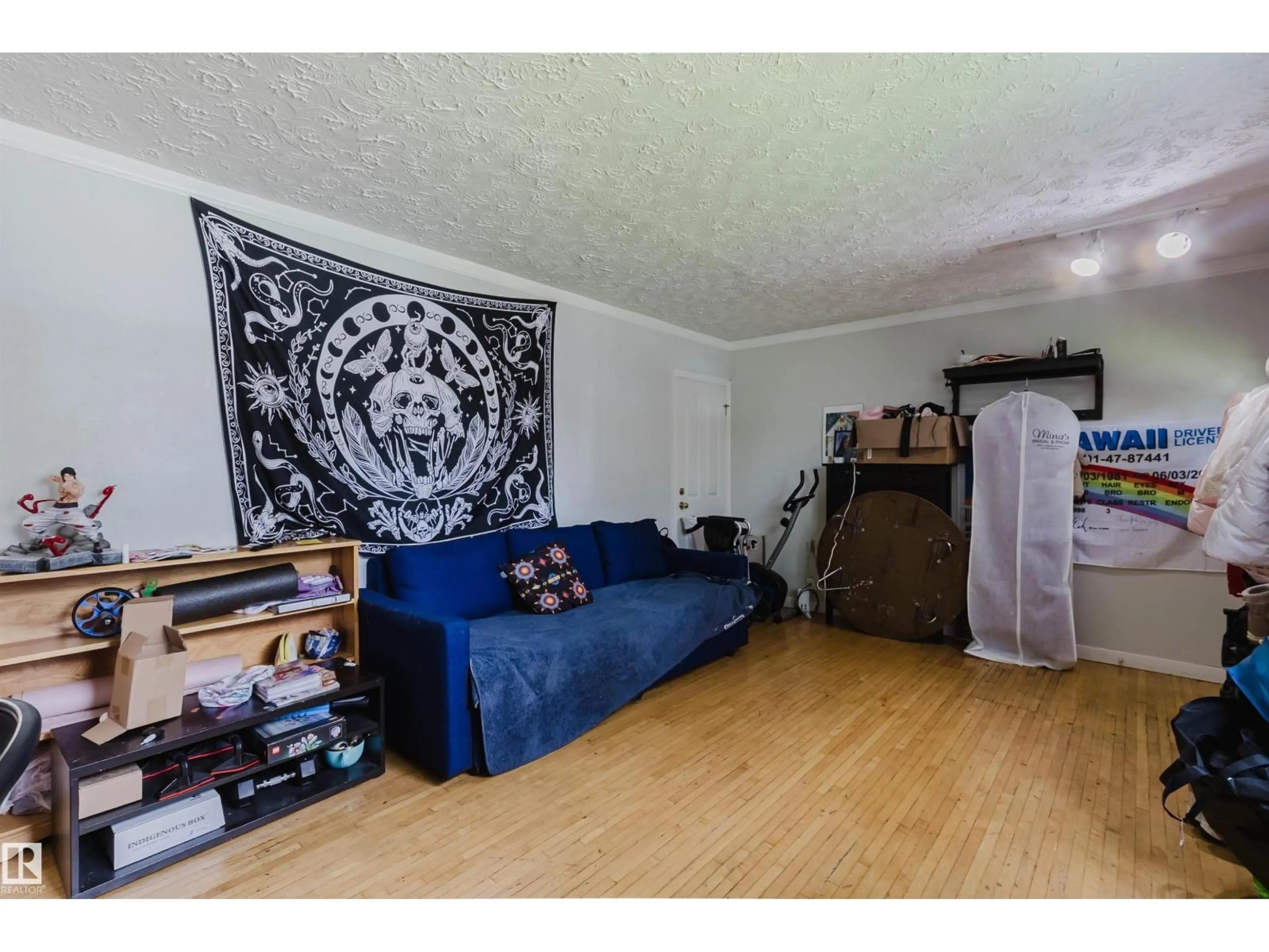 A pic of a room for 10955 72 AV, Edmonton Alberta T6G0B1