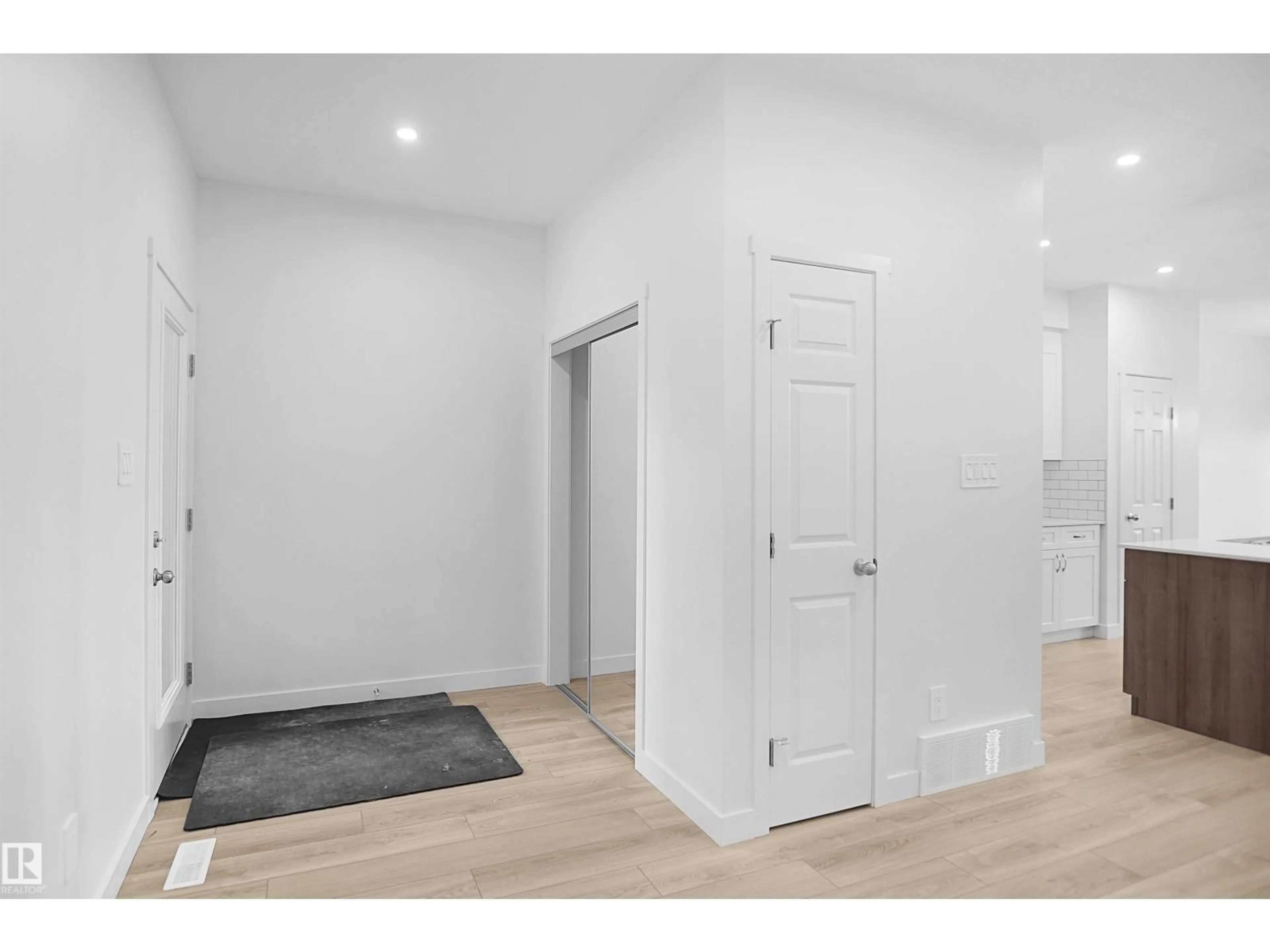 Indoor entryway for 54 LEMON CL, Spruce Grove Alberta T7X4V4