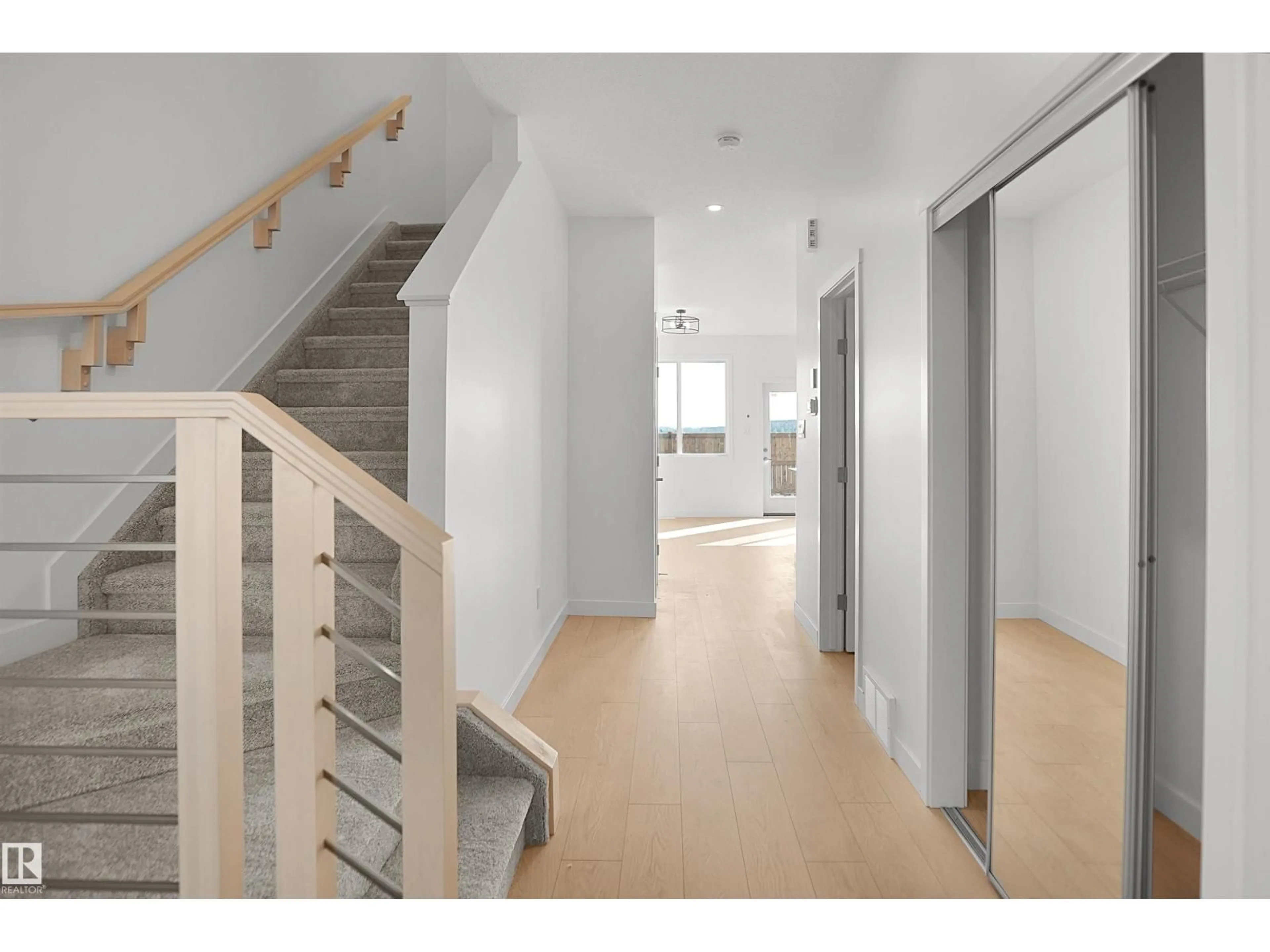 Indoor foyer for 58 LEMON CL, Spruce Grove Alberta T7X4V4