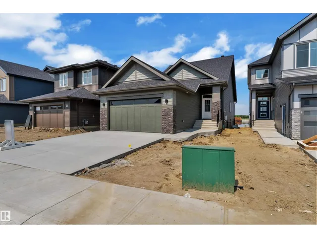 264 FALCON CRESCENT, Leduc 2