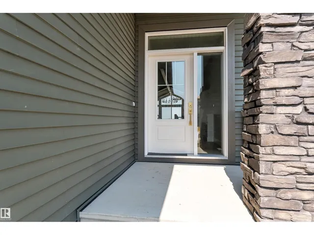 264 FALCON CRESCENT, Leduc 3
