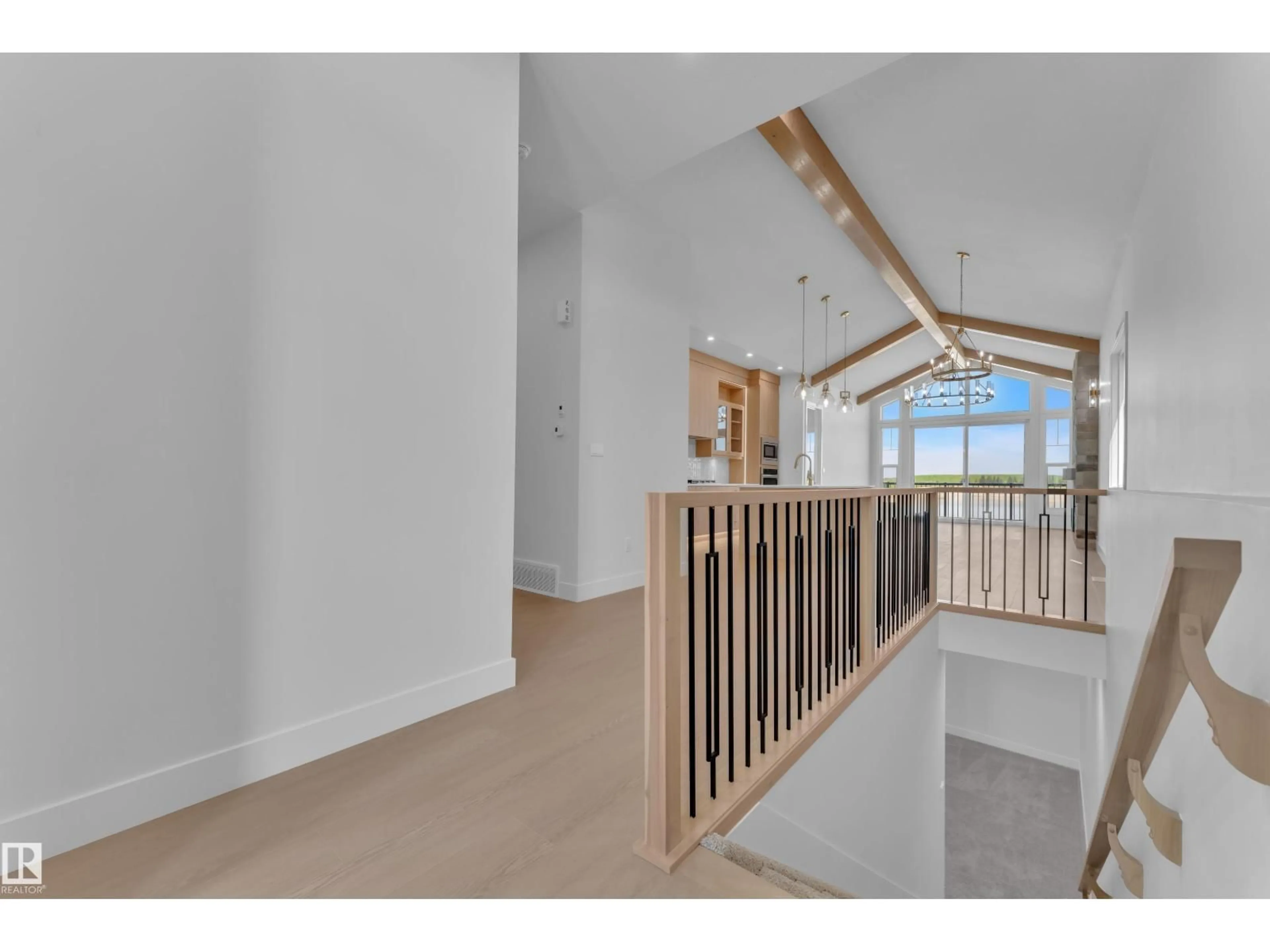 Indoor foyer for 264 FALCON CRESCENT, Leduc Alberta T9E1V2