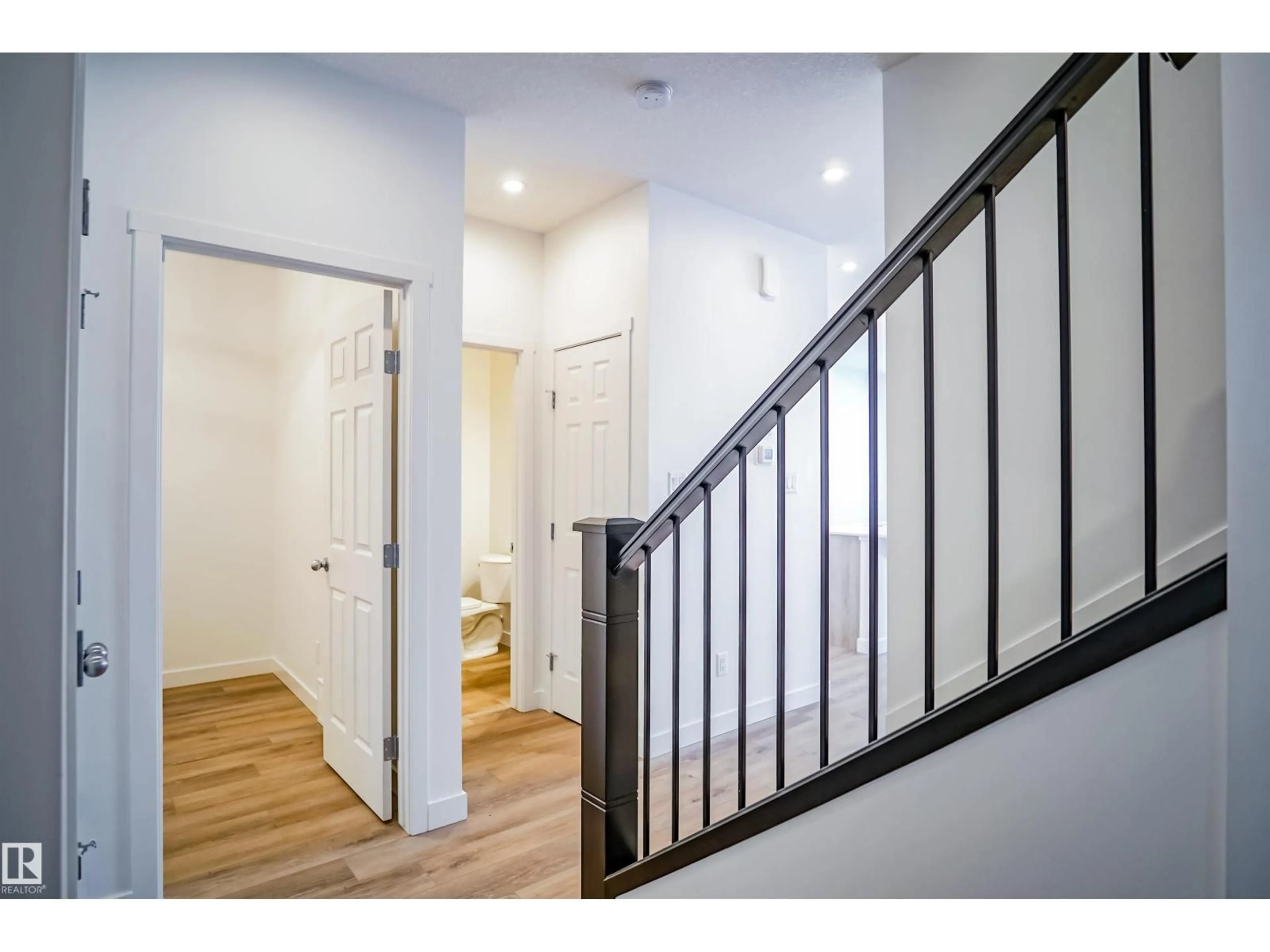 Indoor entryway for 15 LEMON CL, Spruce Grove Alberta T7X4V4