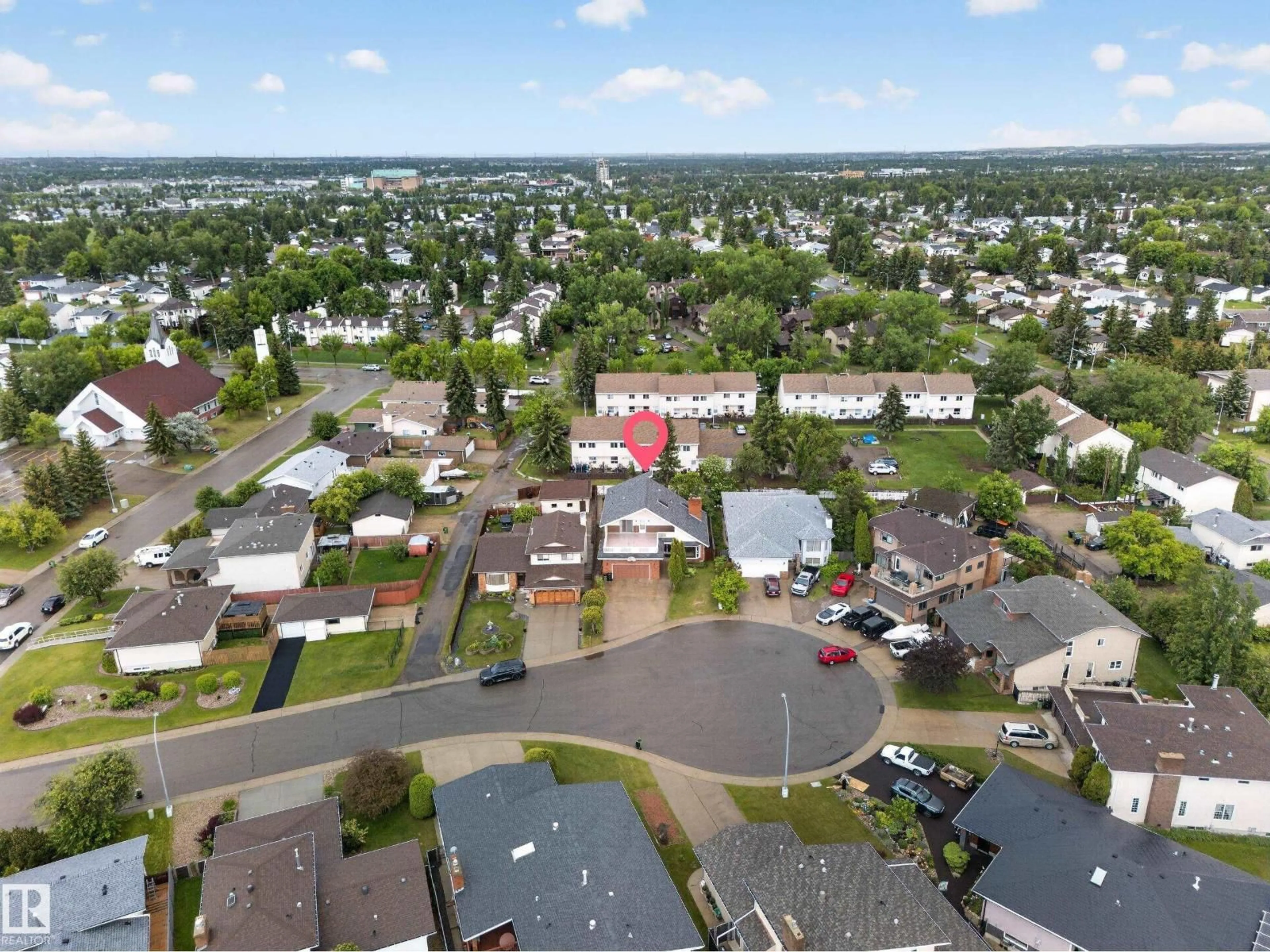 A pic from outside/outdoor area/front of a property/back of a property/a pic from drone, street for NW NW - 34 GRAND MEADOW CR, Edmonton Alberta T6L1A2