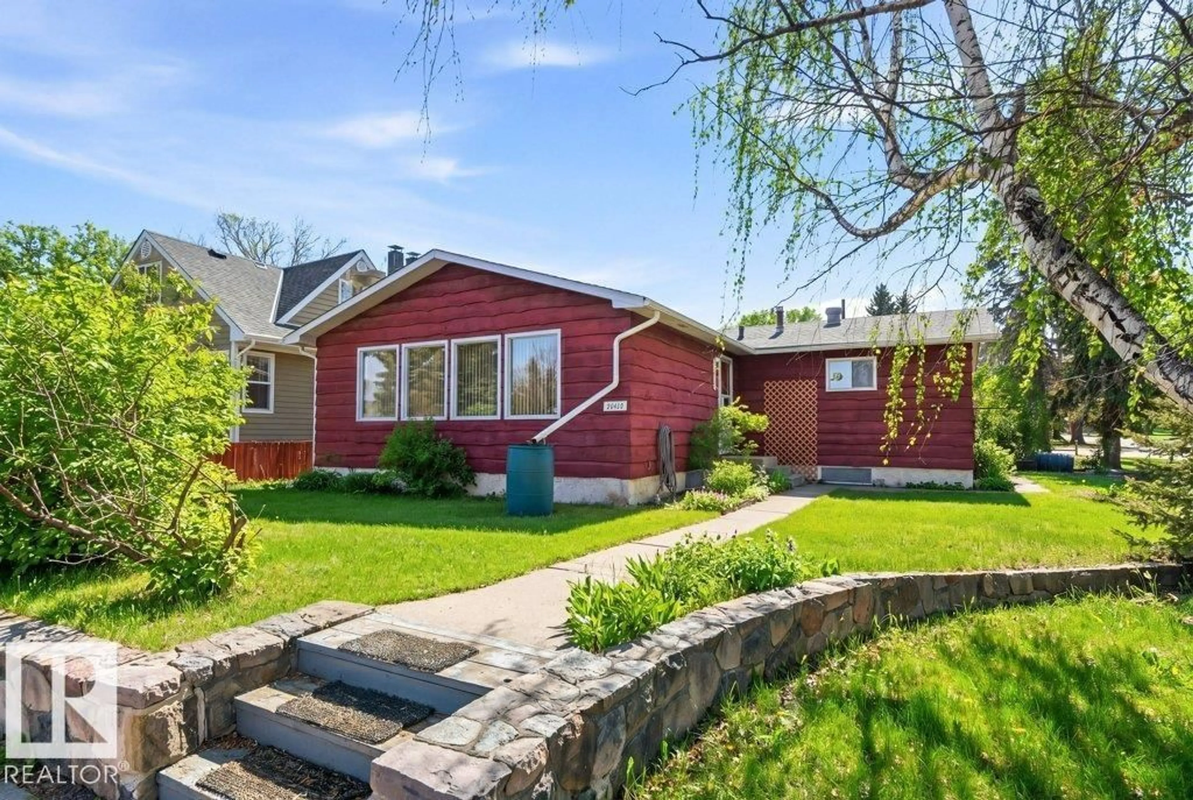 Unknown for 10459 66 AV, Edmonton Alberta T6H1X2