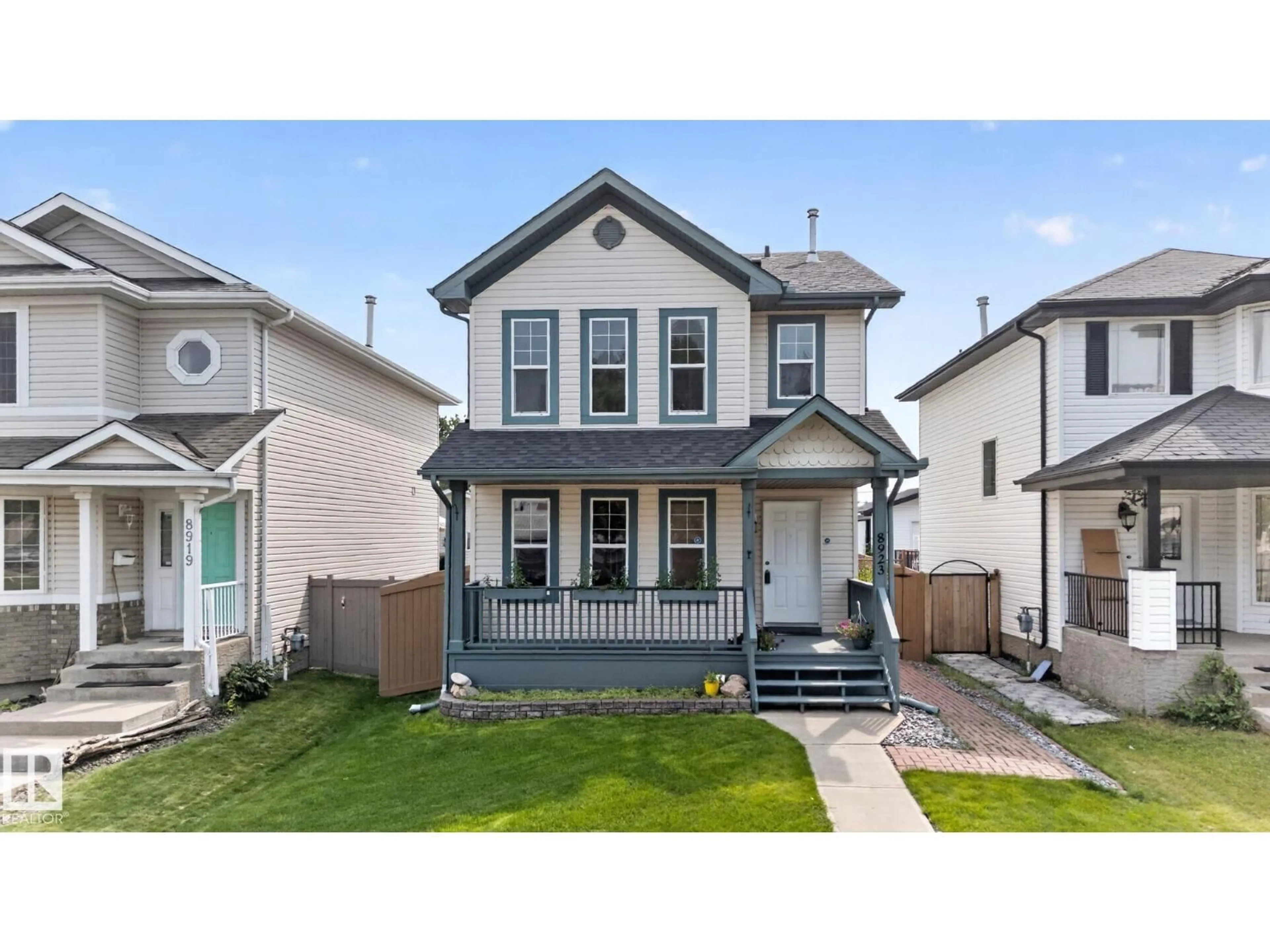 Home with vinyl exterior material, street for 8923 173 AV, Edmonton Alberta T5Z3W6