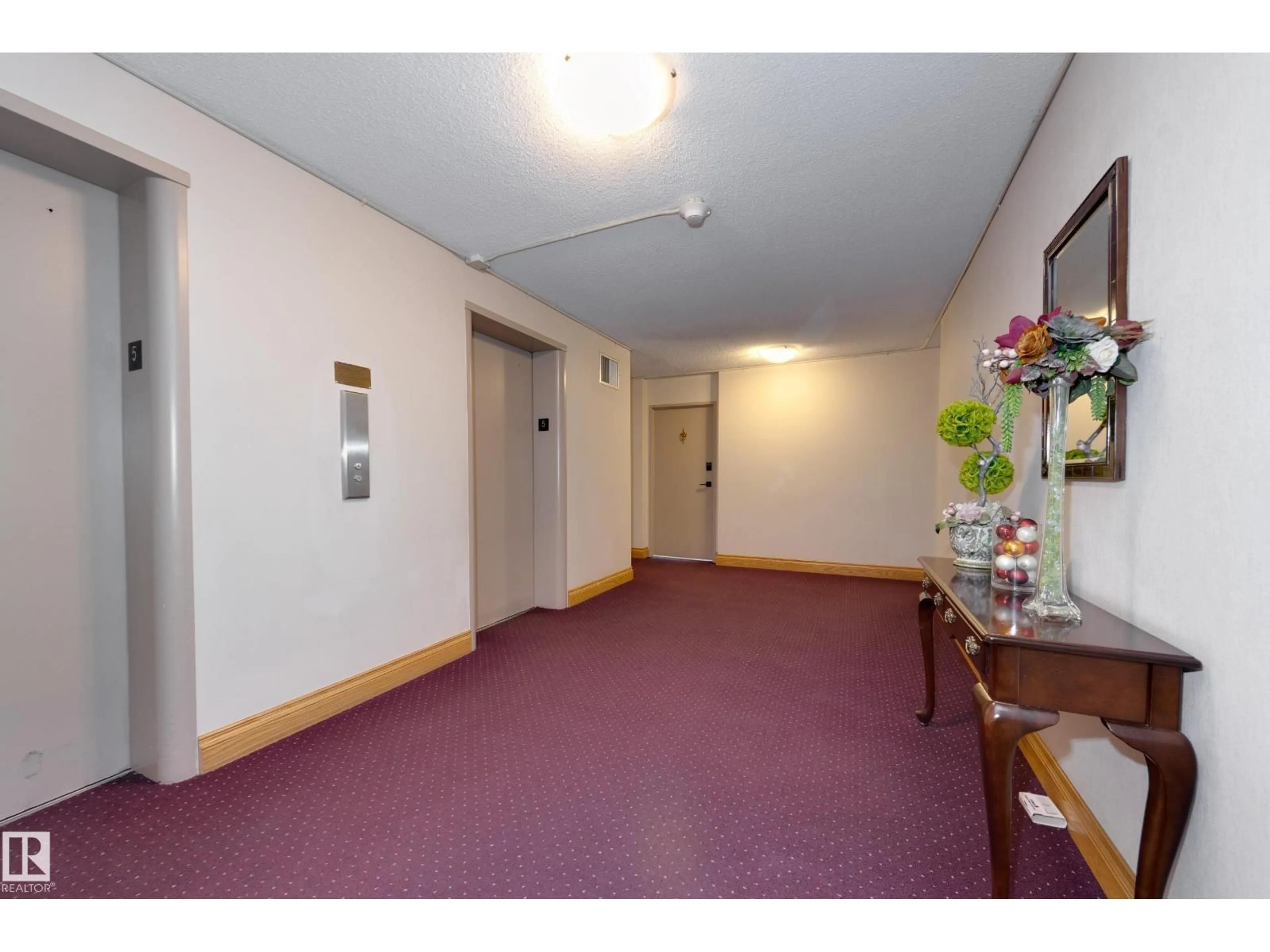 Indoor foyer for #502 - 9835 113 ST NW, Edmonton Alberta T5K1N4