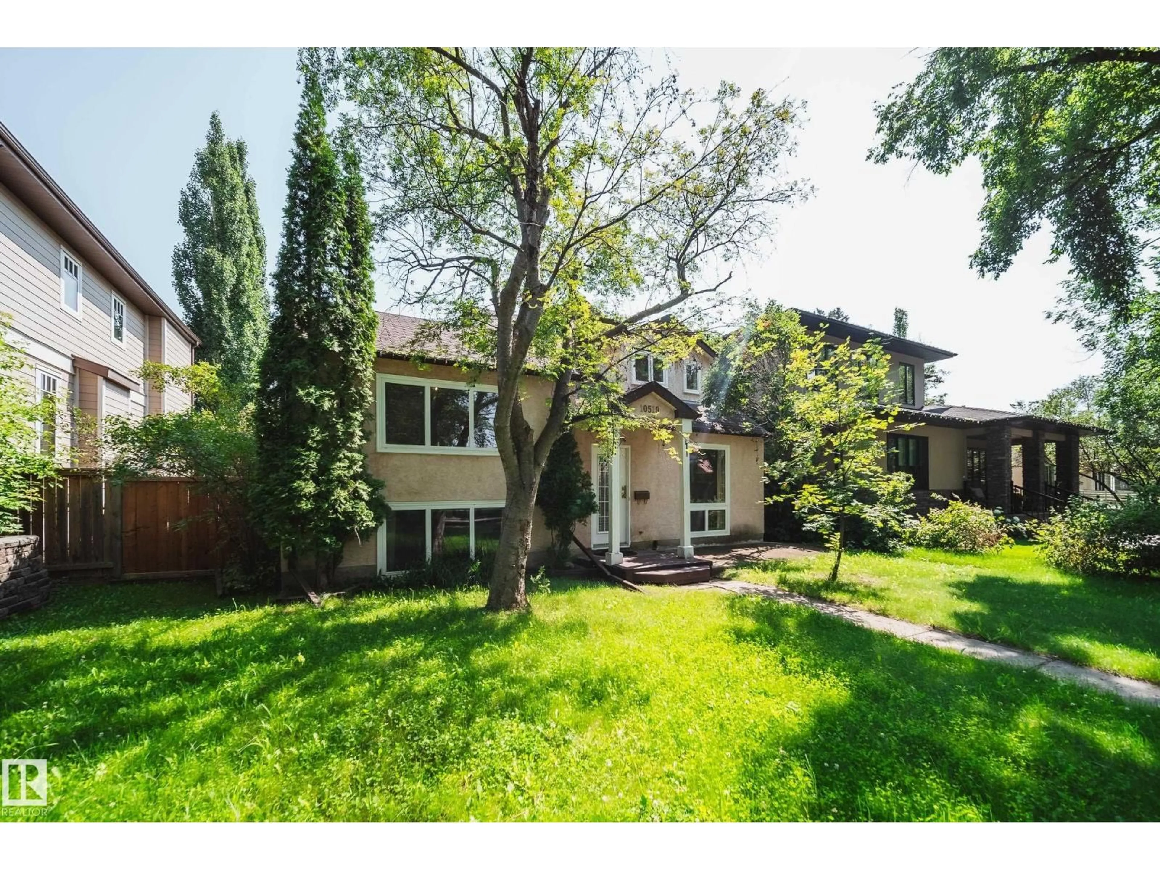 A pic from outside/outdoor area/front of a property/back of a property/a pic from drone, street for NW - 10519 140 ST, Edmonton Alberta T5N2M1