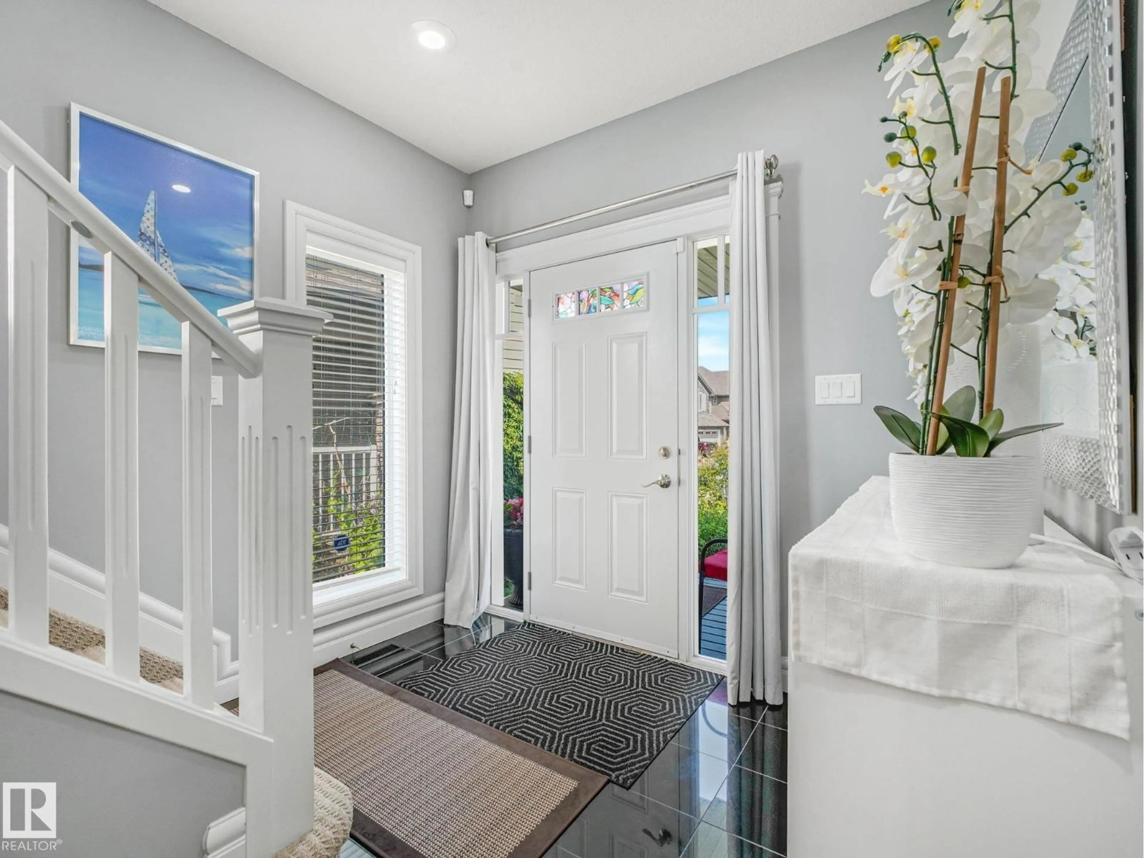 Indoor entryway for 544 ADAMS WY, Edmonton Alberta T6W0H1