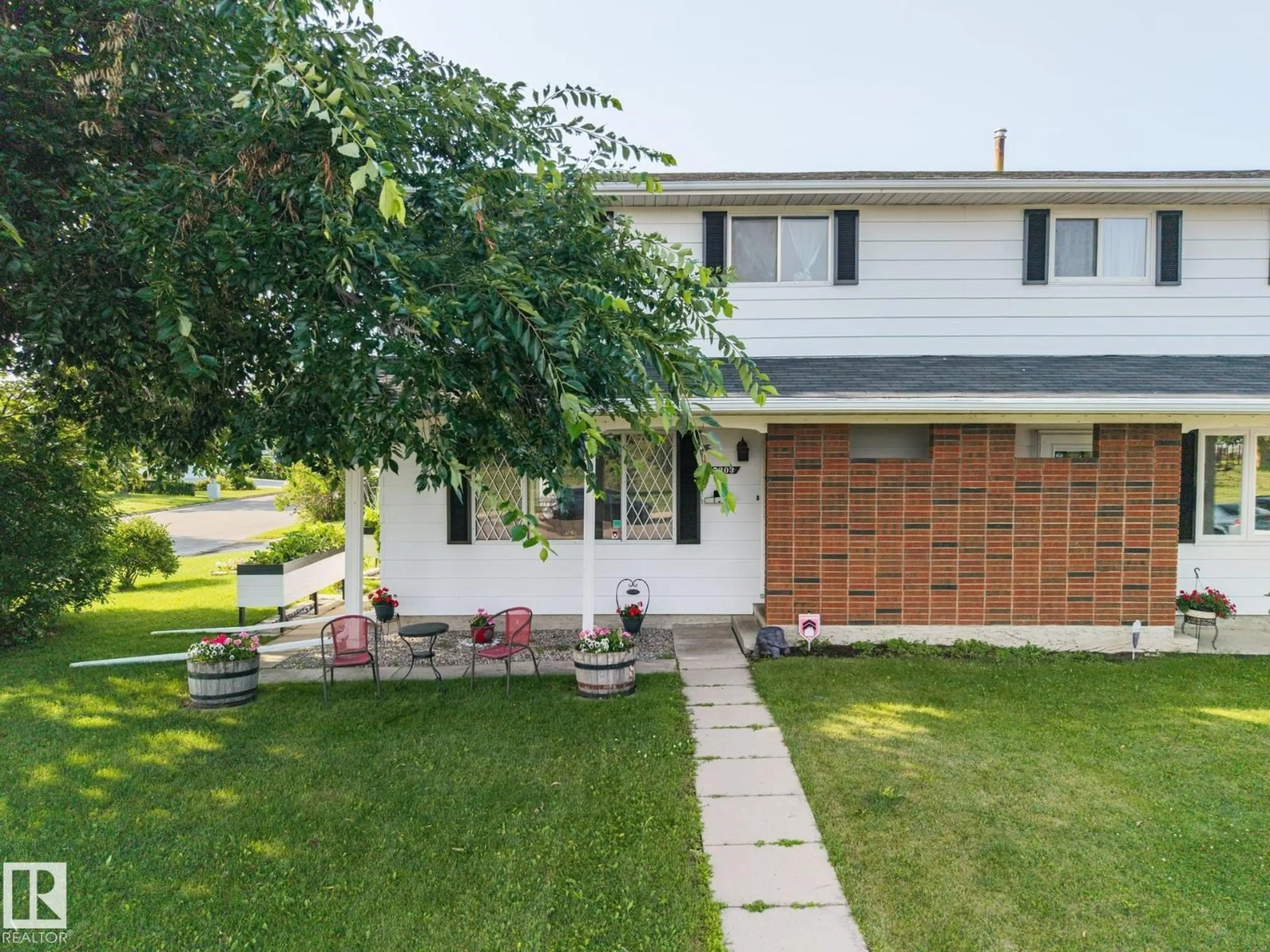 A pic from outside/outdoor area/front of a property/back of a property/a pic from drone, street for 17303 82 AV, Edmonton Alberta T5T0K4