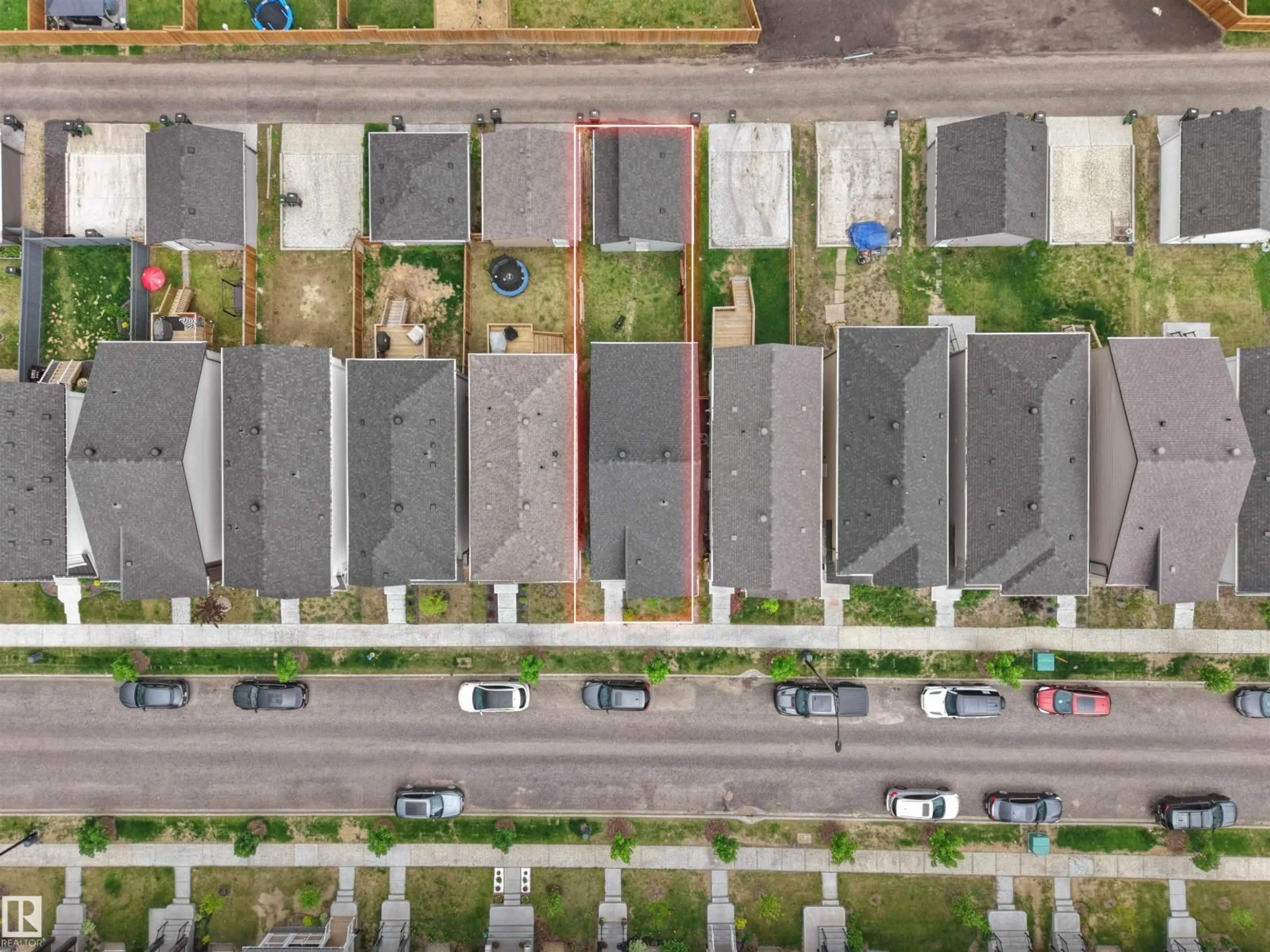 A pic from outside/outdoor area/front of a property/back of a property/a pic from drone, street for 5022 KINNEY LINK SW, Edmonton Alberta T6W5G4