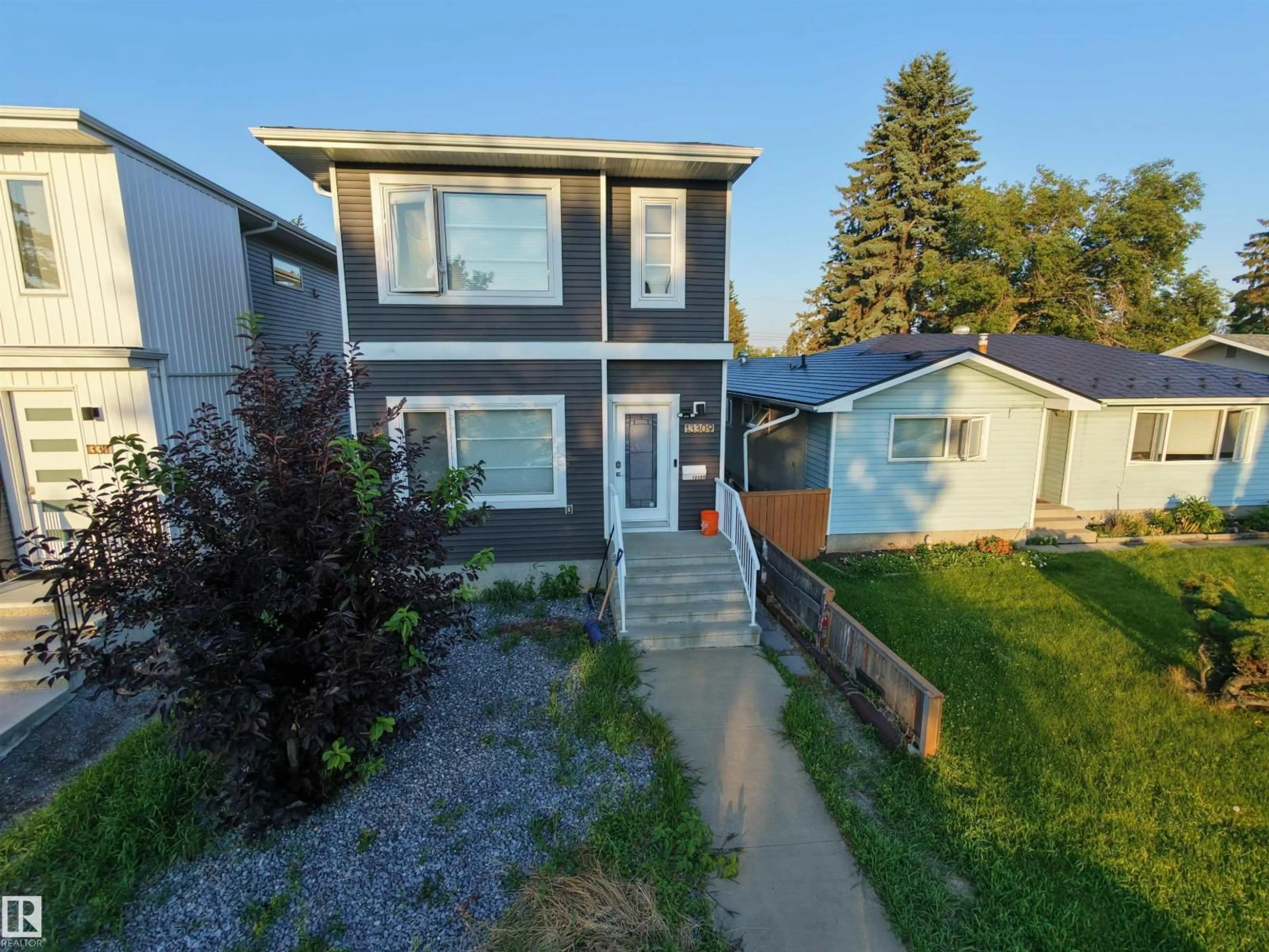 A pic from outside/outdoor area/front of a property/back of a property/a pic from drone, street for 13309 104 ST, Edmonton Alberta T5E4P2