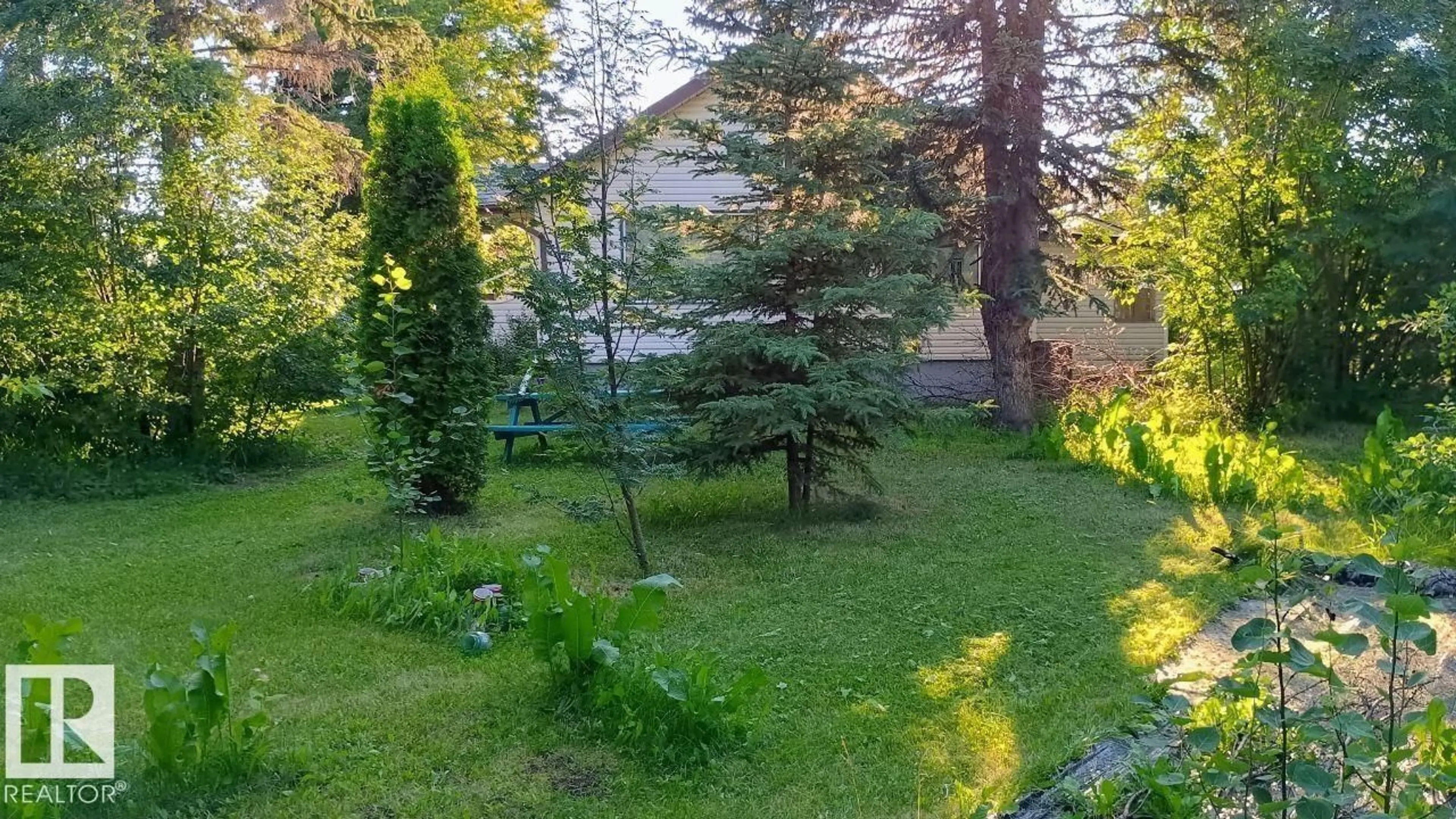 Patio, forest/trees view for 5102 51 AV, Willingdon Alberta T0B4R0