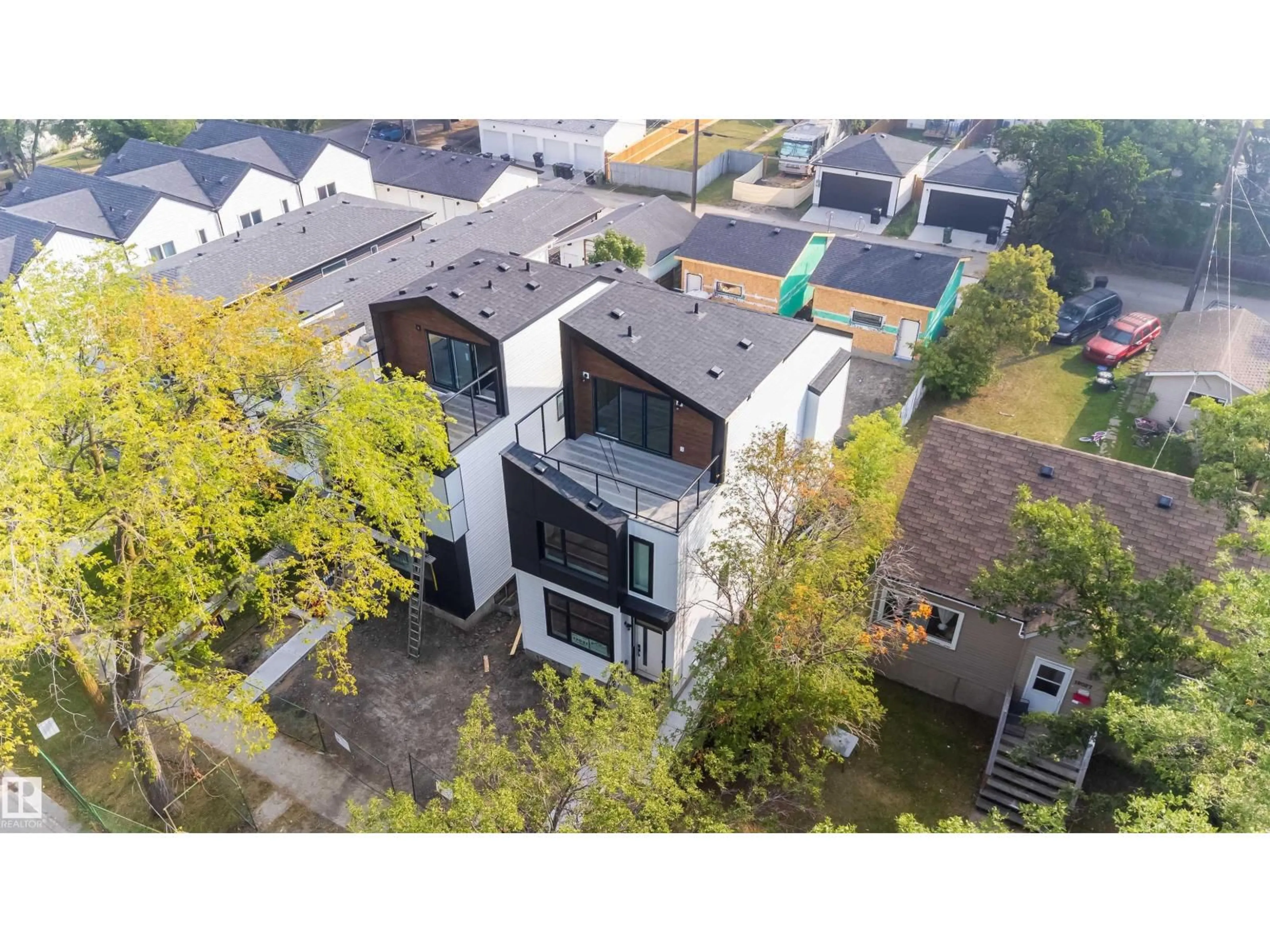 A pic from outside/outdoor area/front of a property/back of a property/a pic from drone, unknown for NW - 12031 124 ST, Edmonton Alberta T5L0M8