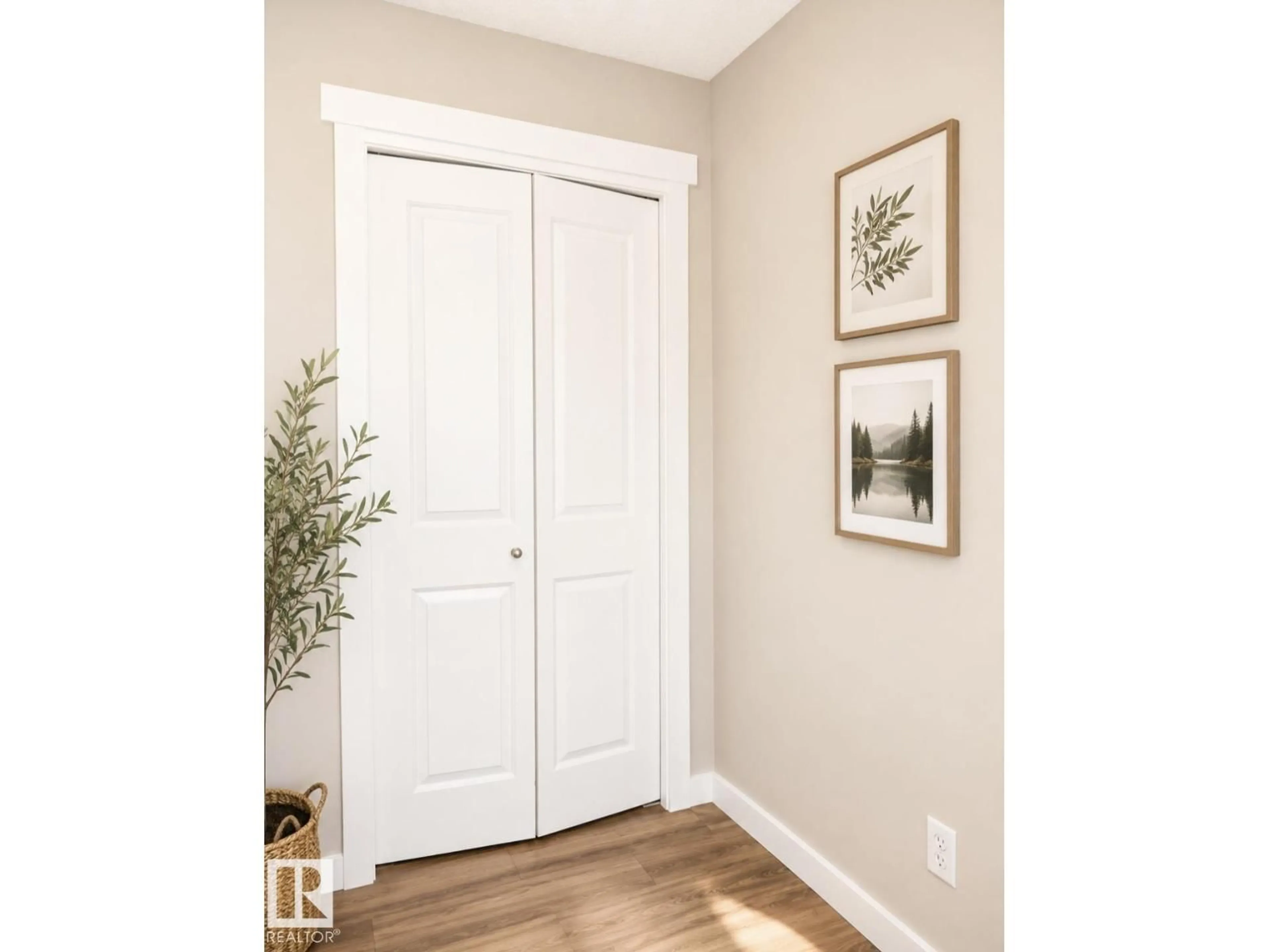 Indoor entryway for 5135 1A AV SW, Edmonton Alberta T6X0X3